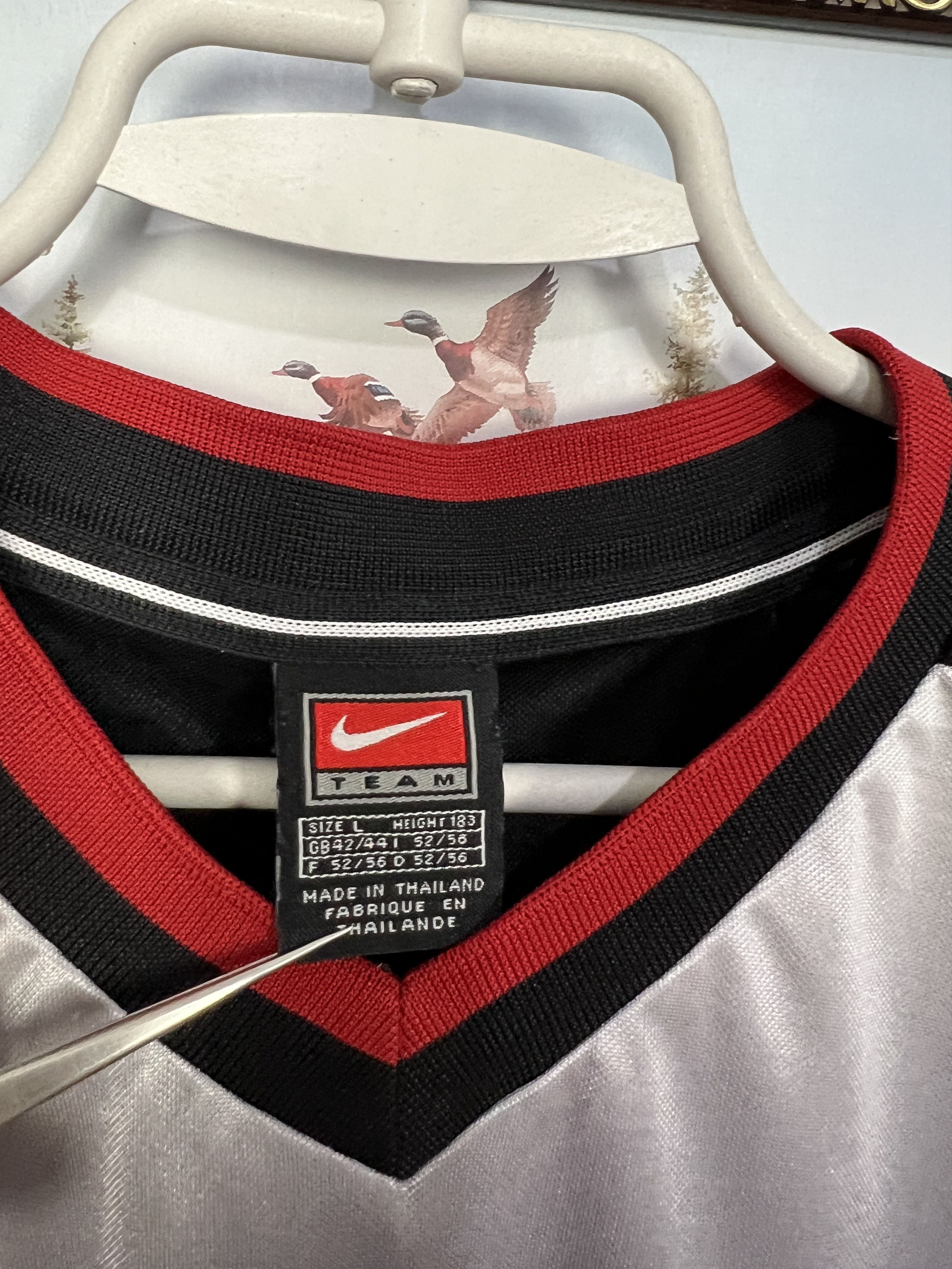 Nike Vintage Nike Tiemo Center Logo Football Template Shirt Tee Size US L / EU 52-54 / 3 - 5 Thumbnail
