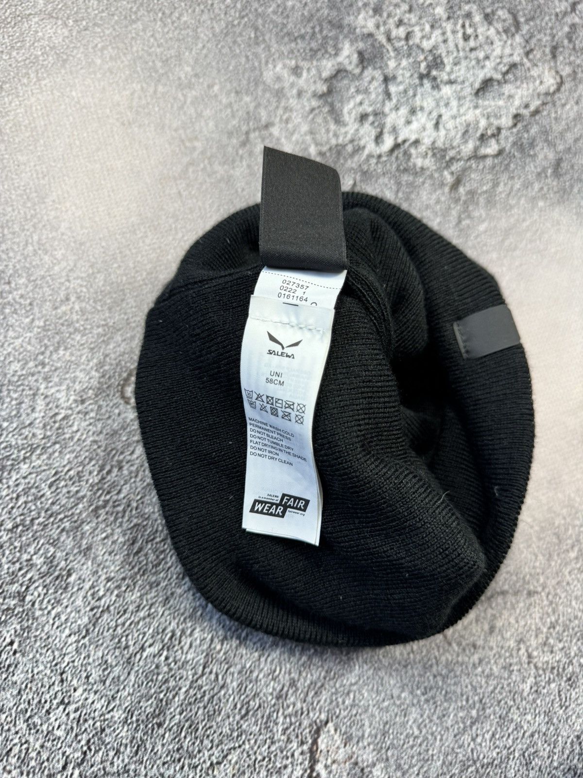 SALEWA Salewa Pure Logo Beanie — Perfect Condition Size ONE SIZE - 5 Thumbnail