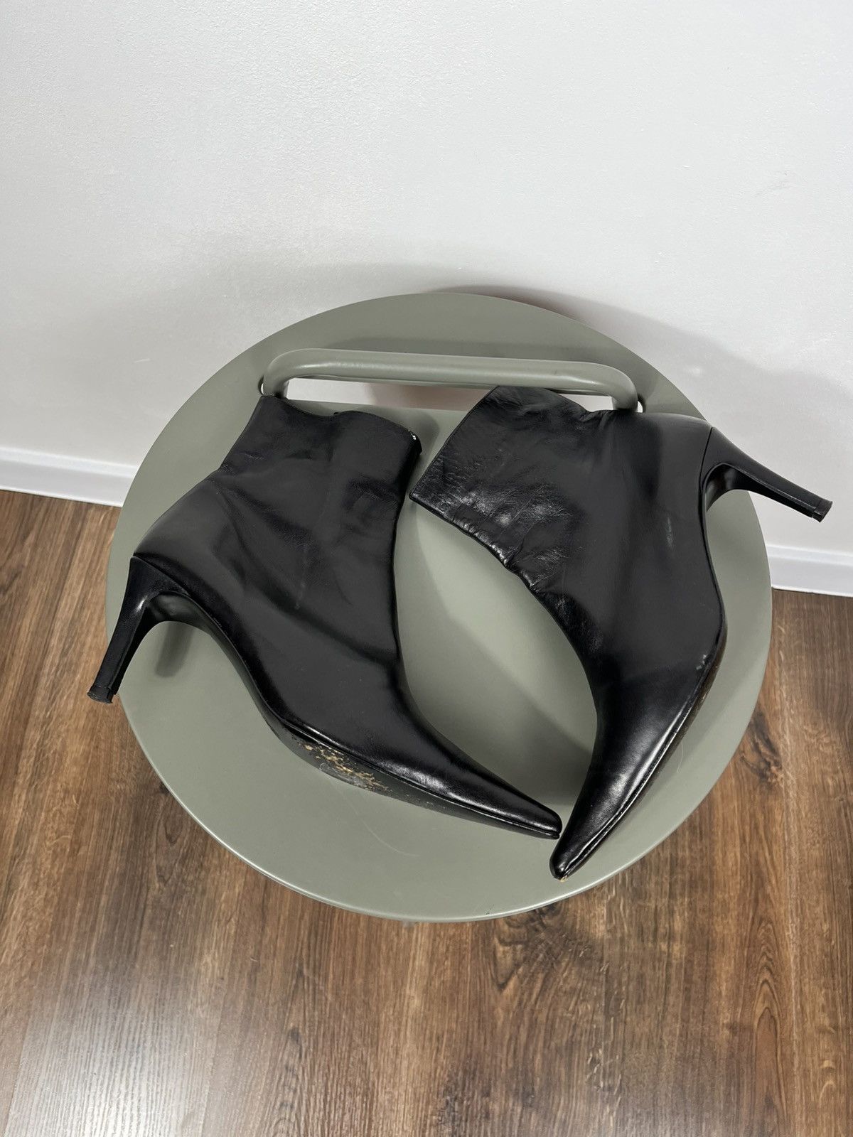 Other Minimalist Pointed Toe Leather Ankle Boots Made in Spain 38 Size US 7.5 / IT 37.5 - 2 Thumbnail