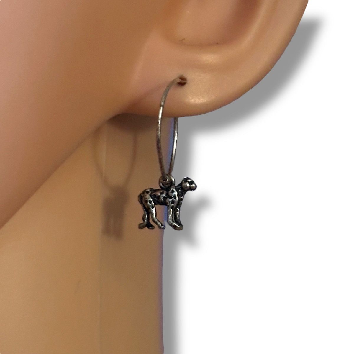 Other Silver tone cheetah hoop earrings Size ONE SIZE - 3 Thumbnail