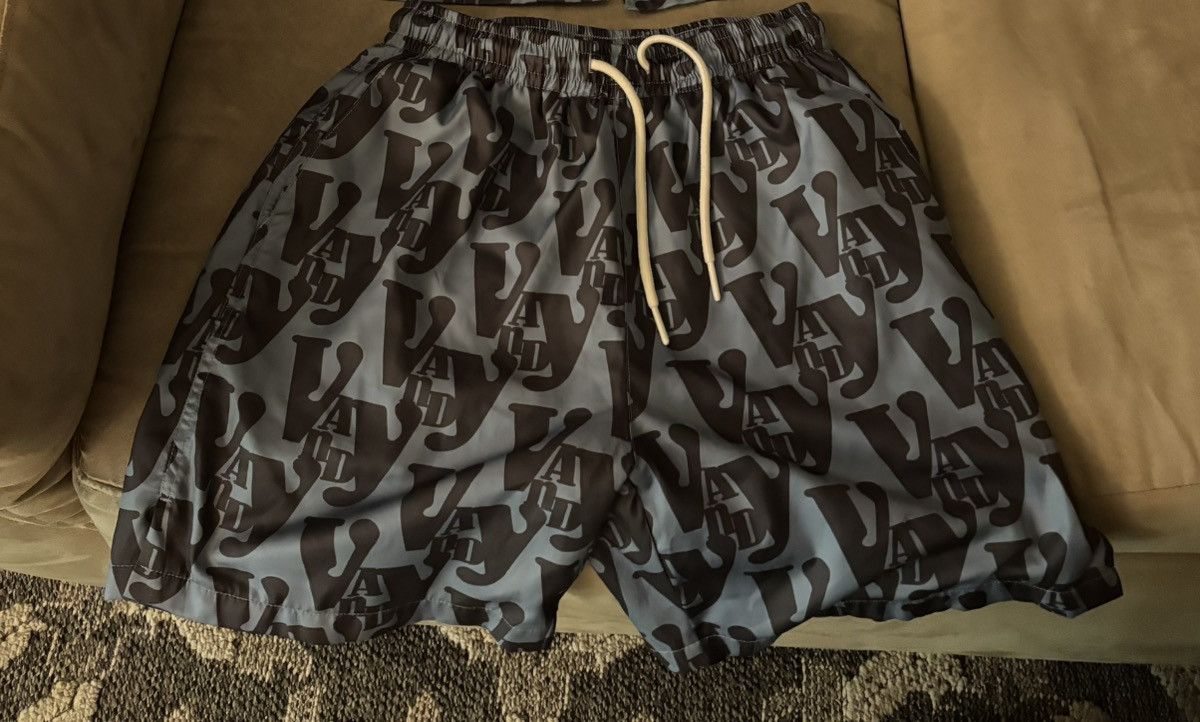 Vandy The Pink Vandy the Pink AOP shorts Size US 32 / EU 48 - 1 Thumbnail