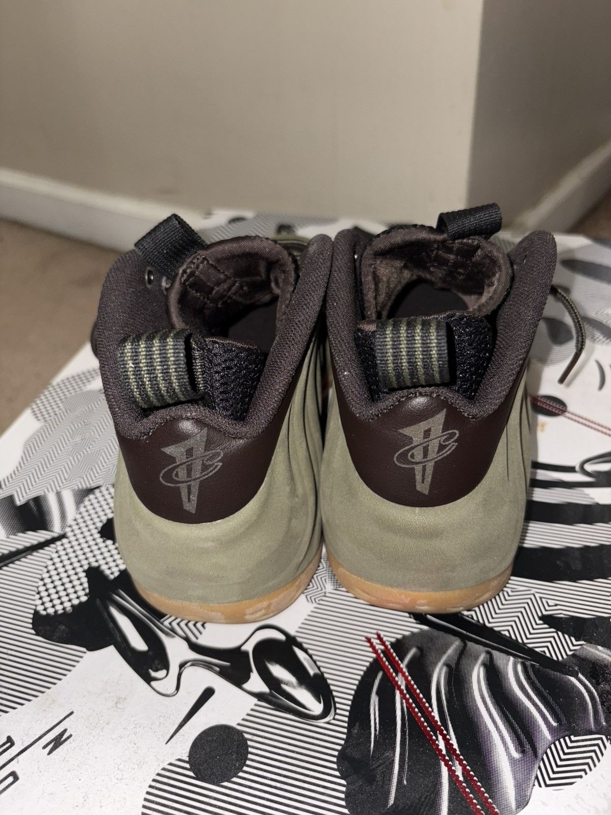 Nike Air Foamposite One PRM ‘Olive’ Size US 8 / EU 41 - 4 Thumbnail