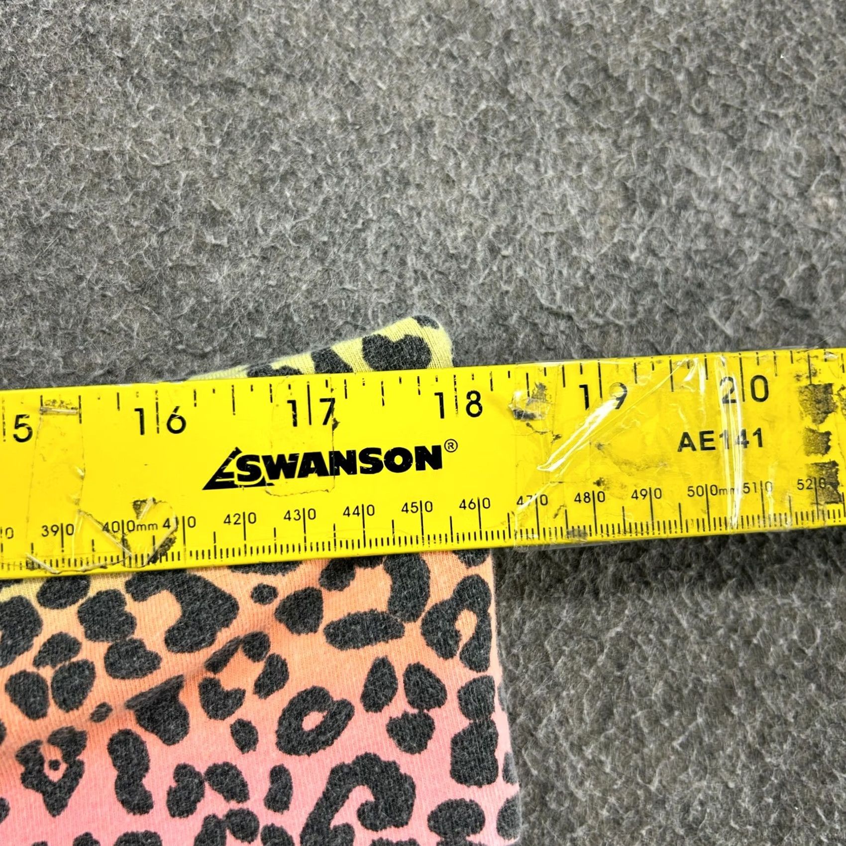 Vintage VINTAGE No Boundaries Shorts Juniors XL Black Fold Over Leopard Print Rainbow Y2K Size 25" / US 0 / IT 36 - 5 Thumbnail
