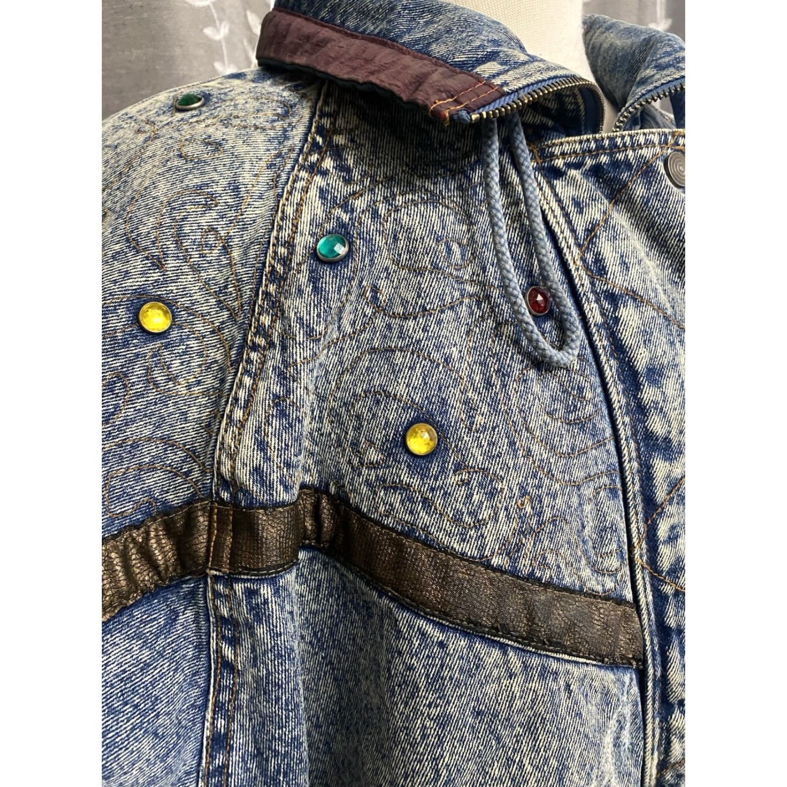 Vintage VINTAGE Current Seen Denim Jacket Bomber L, Women, Blue, Mid-Length, Lined, Embroidered, Button Zip Snap, 80s Retro, Casual Womens Jacket Size L / US 10 / IT 46 - 3 Thumbnail