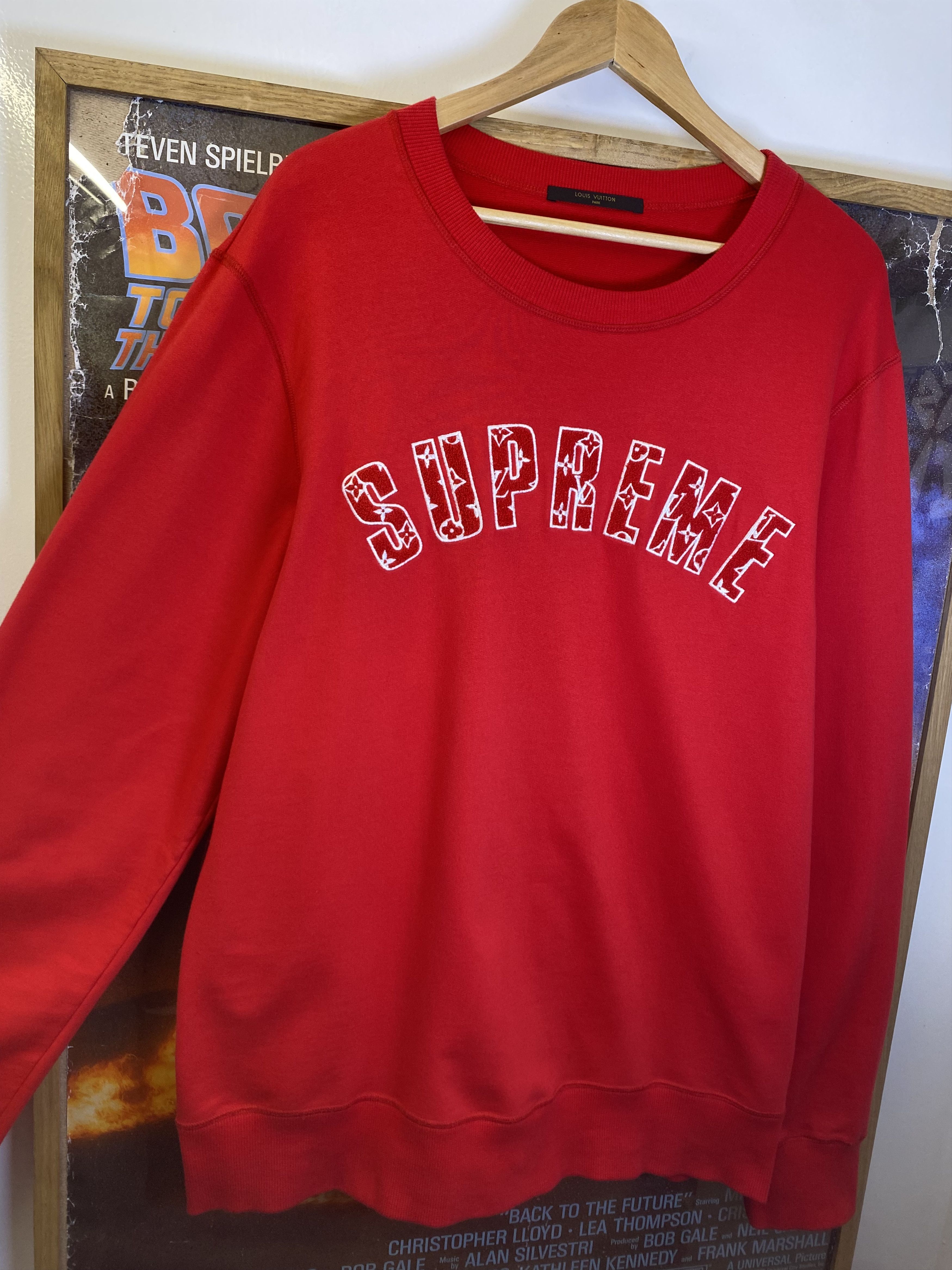 Louis Vuitton × Supreme SS2017 Louis Vuitton x Supreme Arc Spellout Logo Crewneck Size US XXL / EU 58 / 5 - 5 Thumbnail