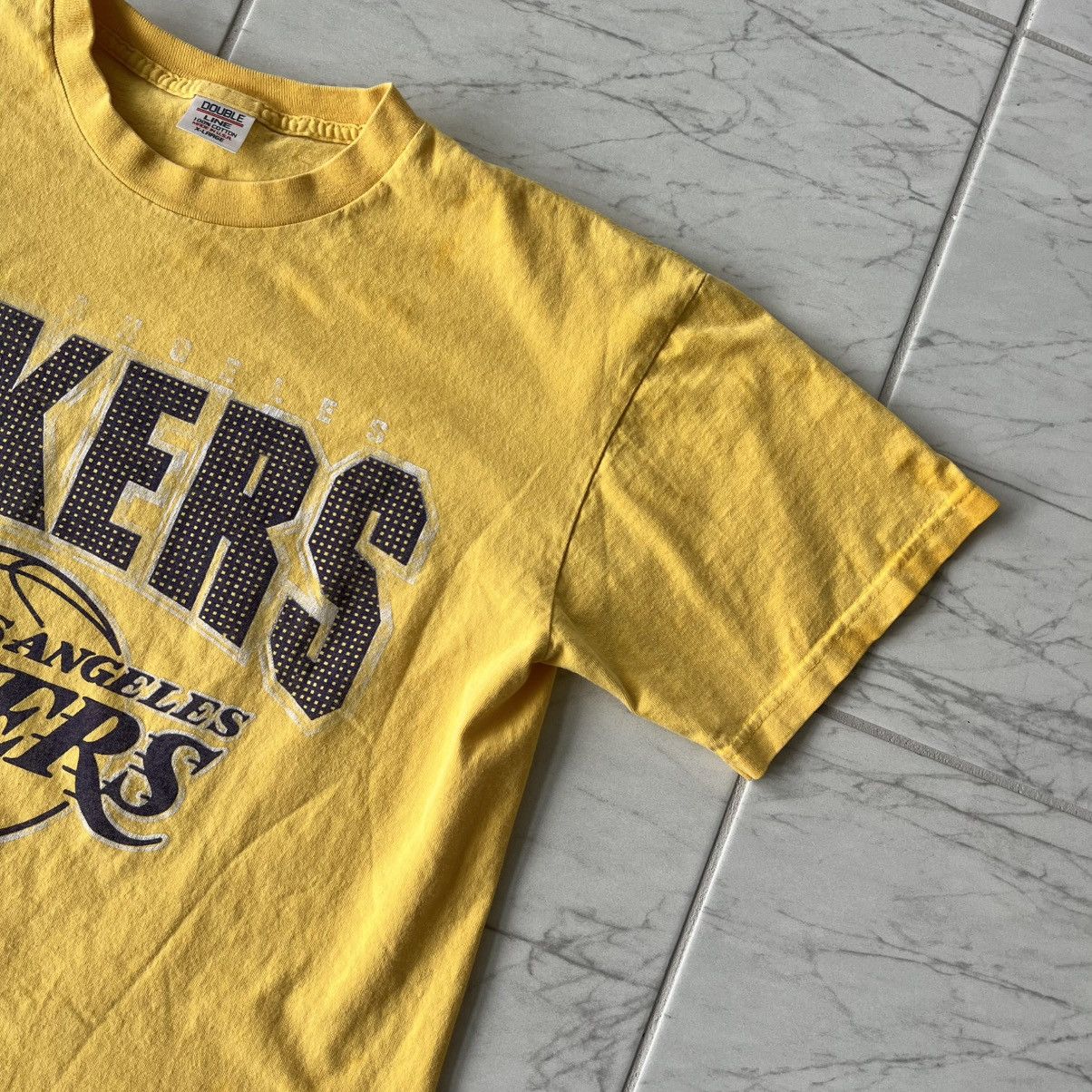 NBA Vintage Lakers Tee Size US XL / EU 56 / 4 - 2 Thumbnail