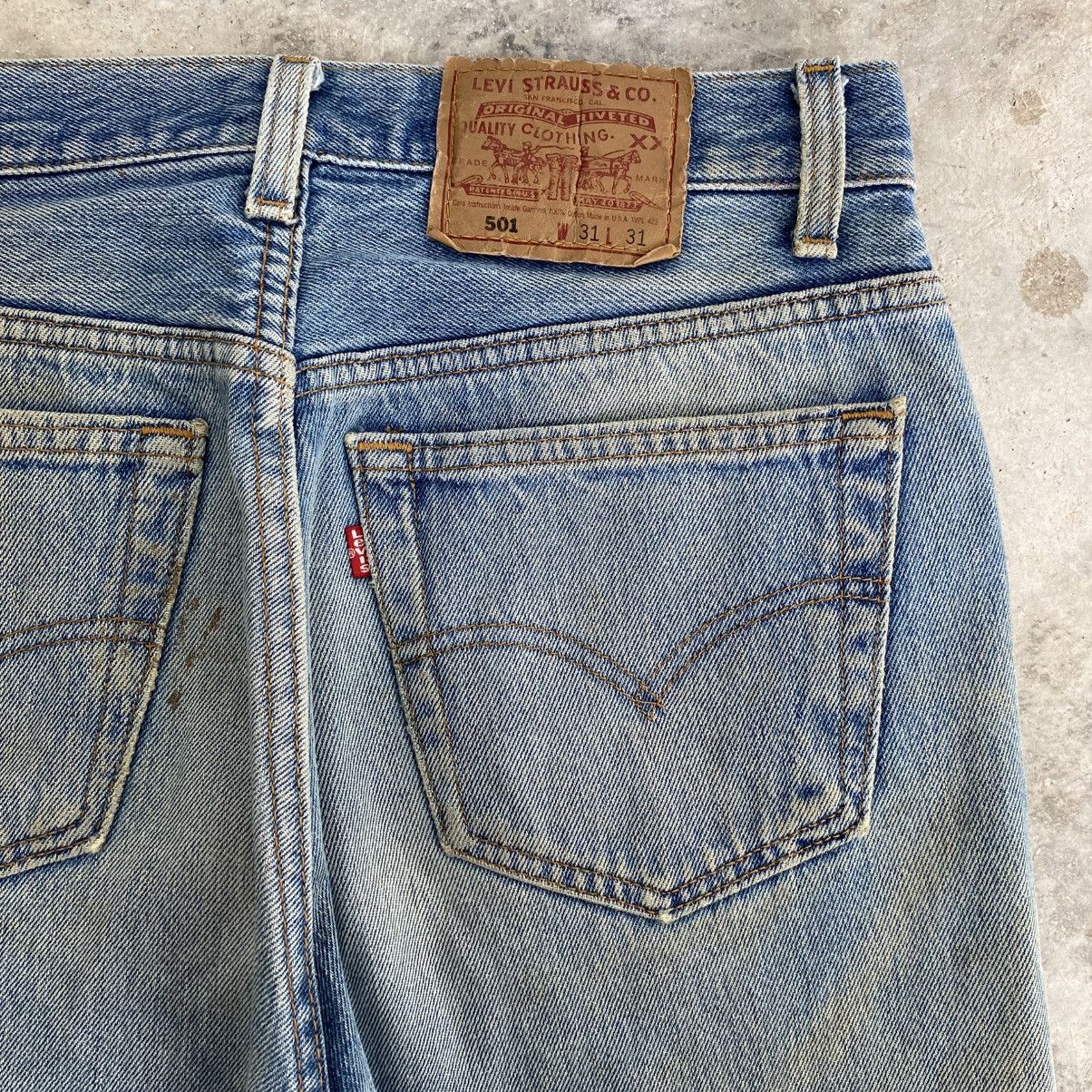 Levi's Vintage 90’s Levis 501 Faded Blue Distressed Dirty Jeans Size US 30 / EU 46 - 13 Thumbnail