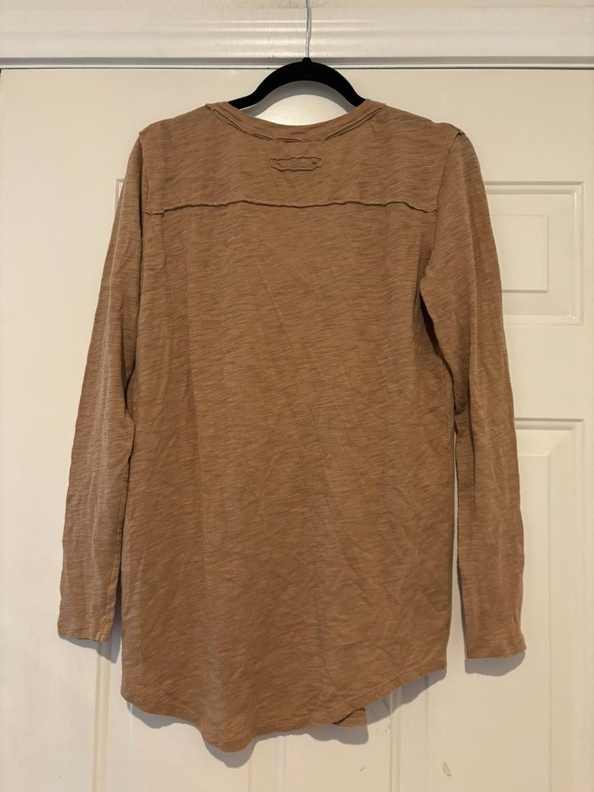 Designer Women's We the Free sz M brown long sleeve tee shirt #643 Size M / US 6-8 / IT 42-44 - 2 Thumbnail