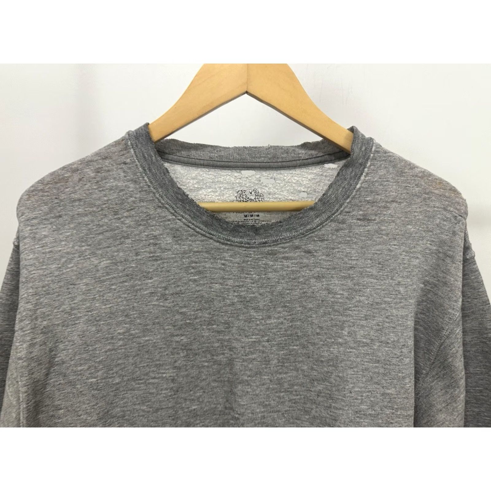 Fruit Of The Loom VTG FOTL Thrashed Distressed Cotton Pullover Sweatshirt M Gray Men Shirt Sweatshirt Grunge WORN DOWN PAPER THIN 90s (Fruit of the Loom) Size US M / EU 48-50 / 2 - 5 Thumbnail
