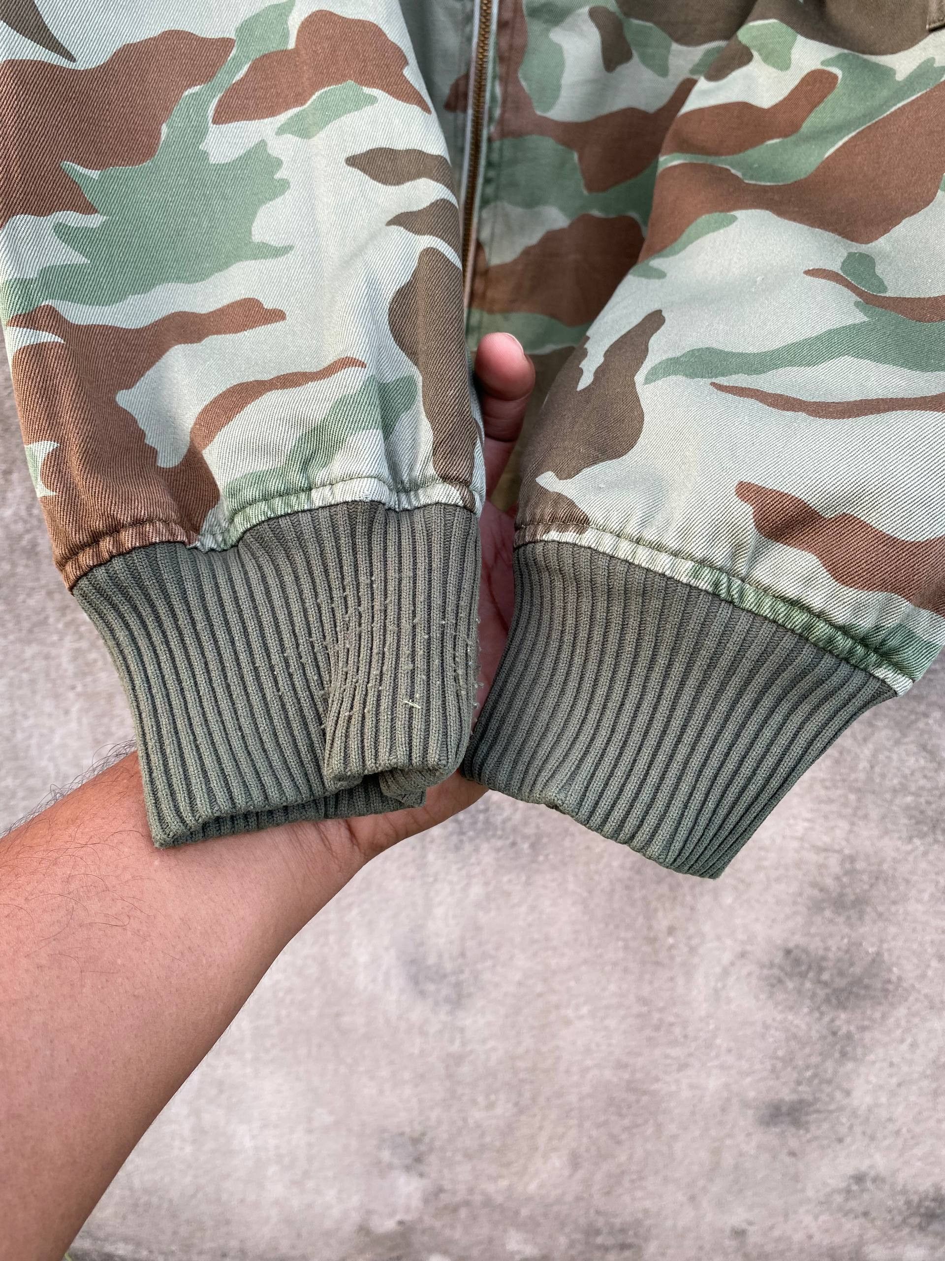 Vintage Vintage 80s Reversible MA-1 Bomber Jacket Camo/Sage Green Size US M / EU 48-50 / 2 - 7 Thumbnail