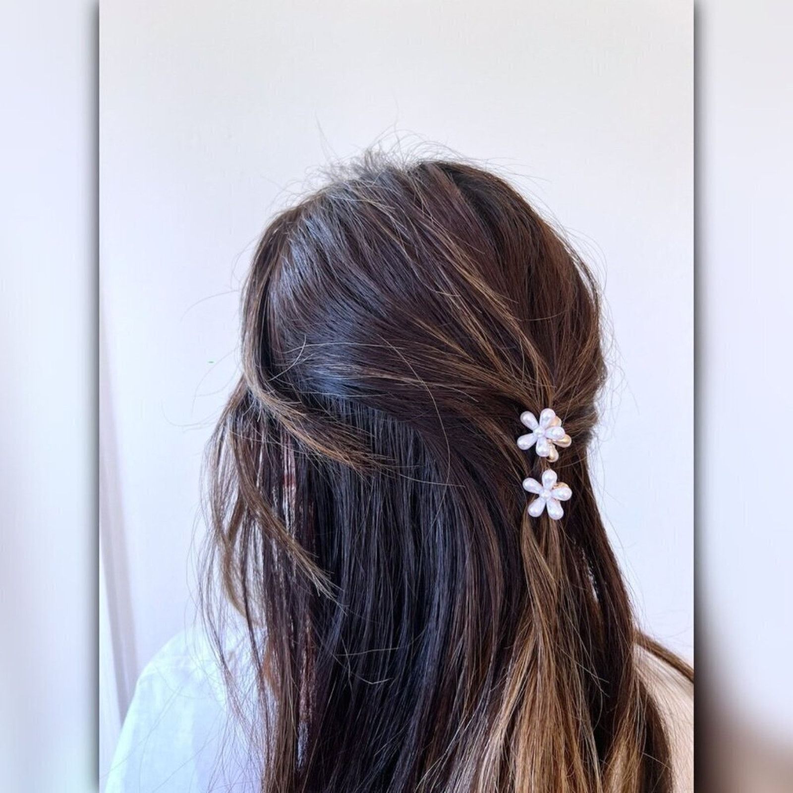 Anthropologie • A015 • NWT Solar Eclipse Mini Pearl Daisy Claw Clip Set Size ONE SIZE - 3 Thumbnail