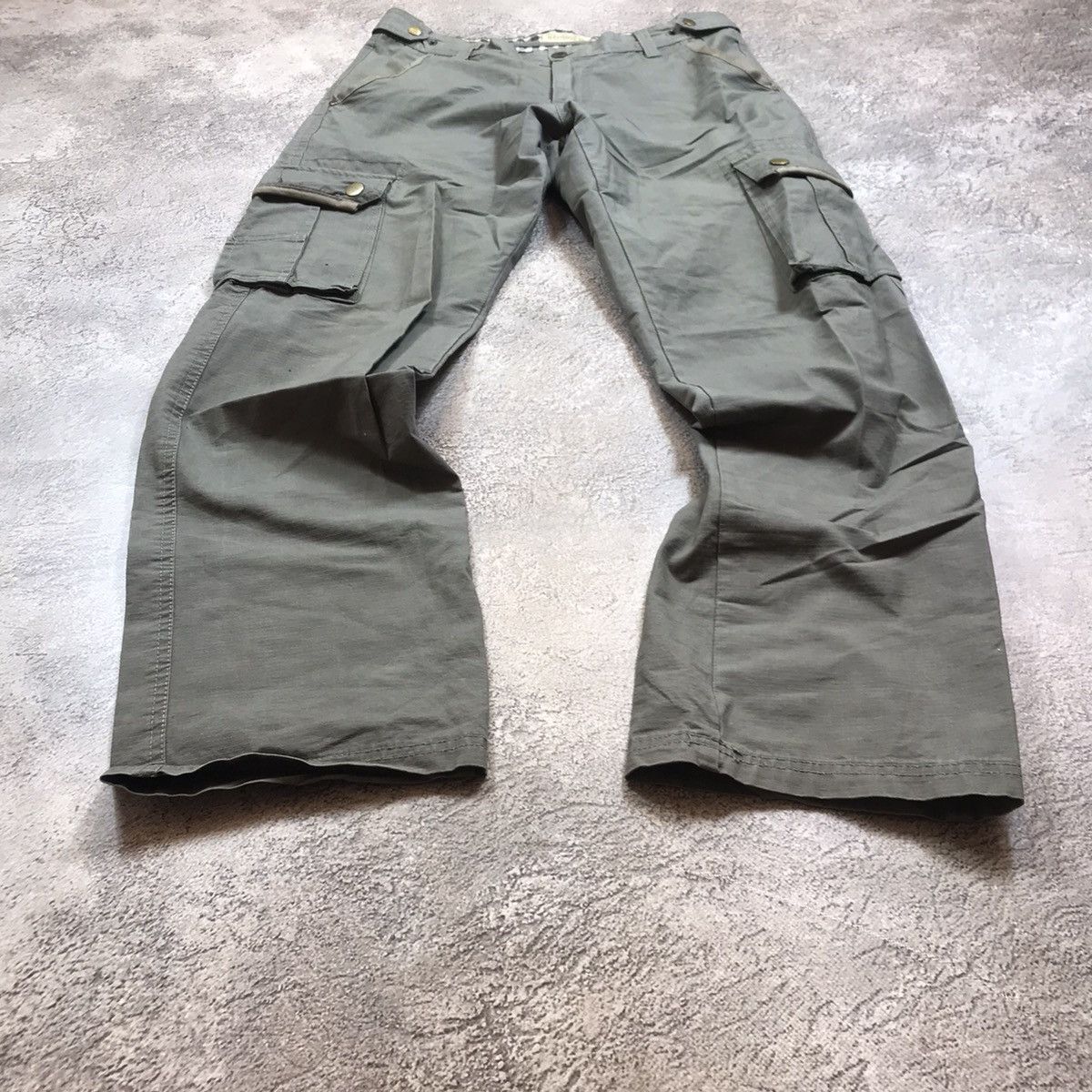 Vintage Vintage 90s Baggy Cargo Pants Faded Olive Workwear Grunge 30 Size US 30 / EU 46 - 1 Thumbnail
