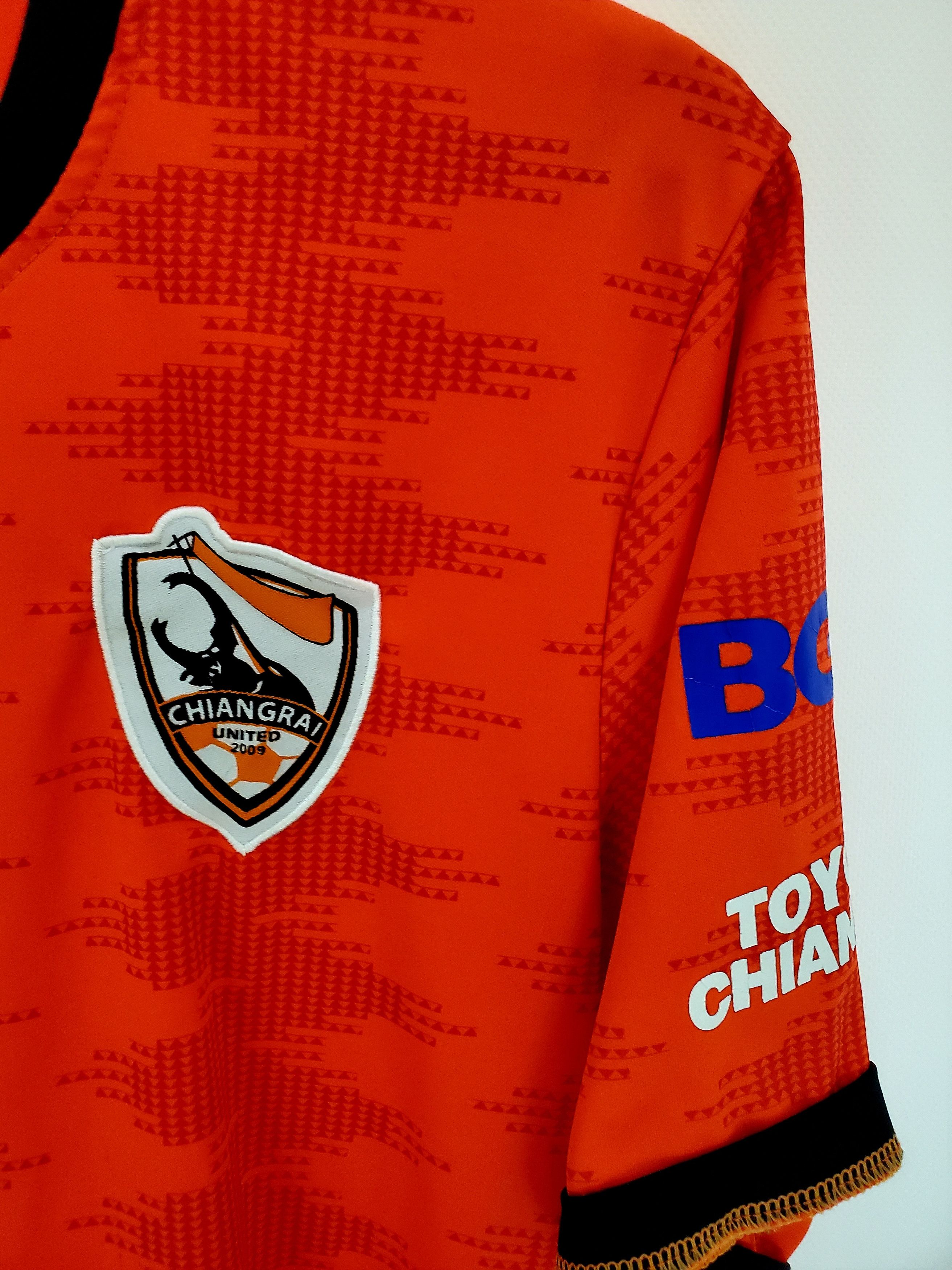 Vintage Chiangrai United Home football soccer jersey size M Size US M / EU 48-50 / 2 - 3 Thumbnail