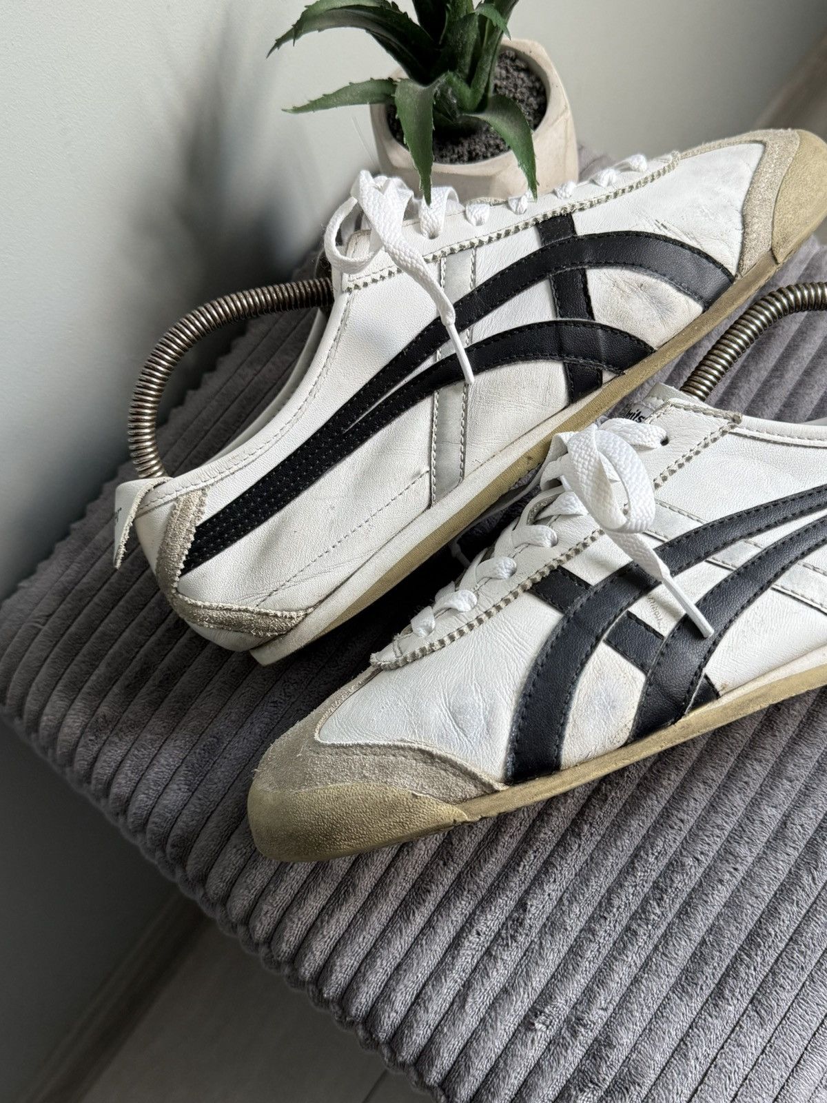 Asics Vintage Asics Onitsuka Tiger Sneakers Size US 9 / EU 42 - 3 Thumbnail