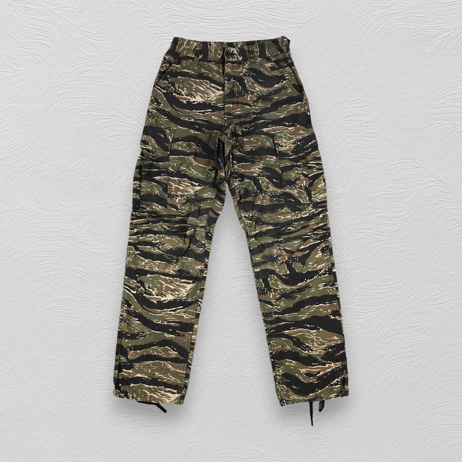 image of Camo Cargo Pants Camouflage Multi Pocket Tactical Trousers in Green, Men's (Size 26)