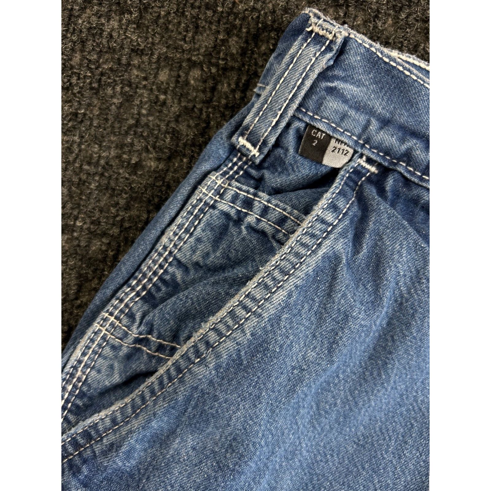 Carhartt VINTAGE Carhartt Jeans 33 x 28 Blue Denim Flame-Resistant Distressed Workwear 90s Mens Bags? Size US 33 - 6 Thumbnail