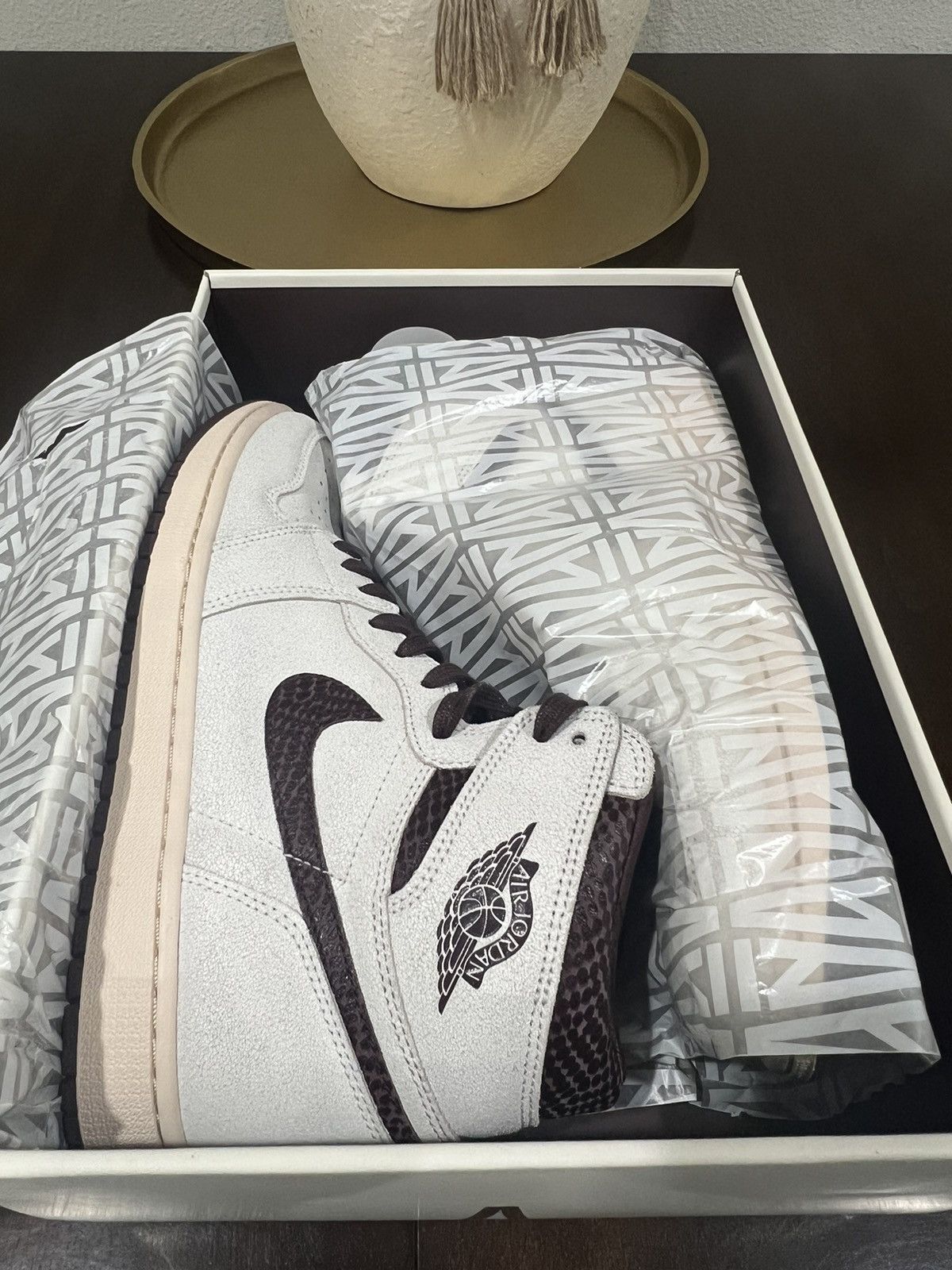 A Ma Maniere × Jordan Brand × Nike Air Jordan 1 Retro High OG A Ma Maniére Size US 12 / EU 45 - 20 Thumbnail