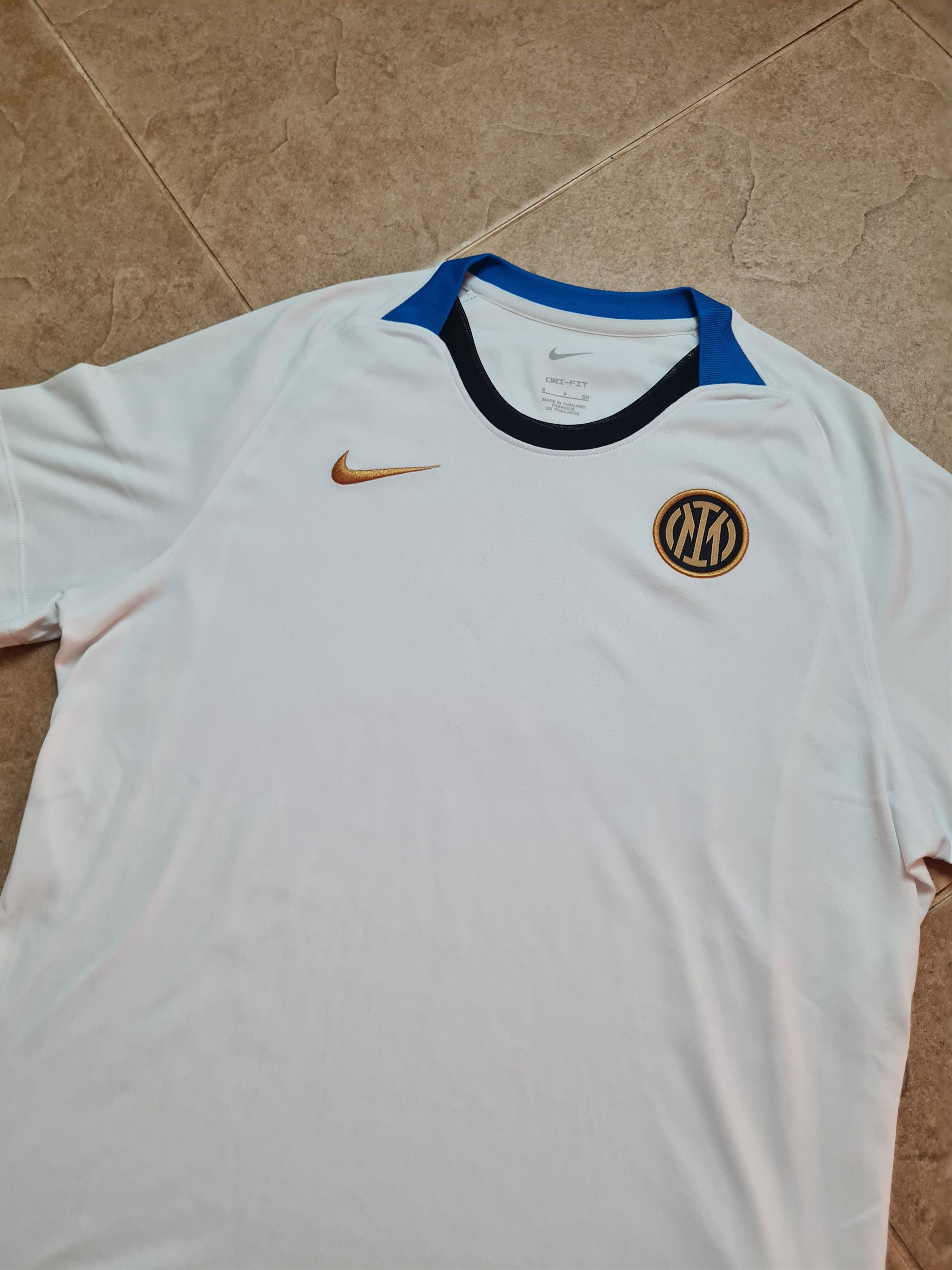 Nike Jersey Nike Inter 21-22 Lifestyle Shirt Leaked Would Have Size S / US 4 / IT 40 - 7 Thumbnail