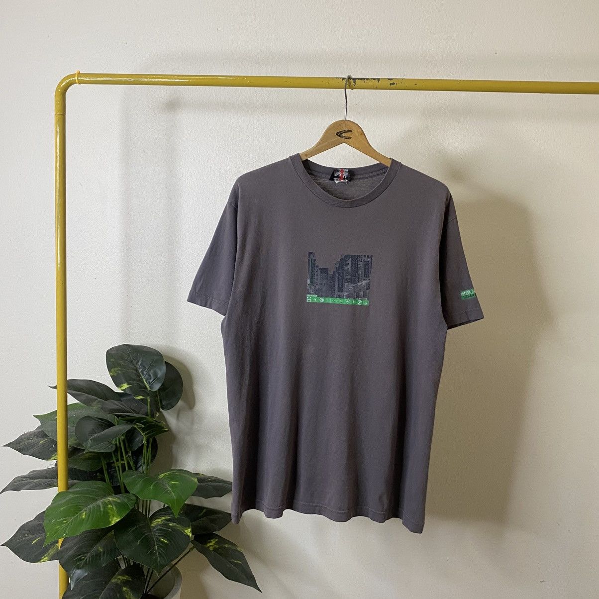 Vintage 1990s Steel Canyon Urban Wear T Shirt Rare Size US L / EU 52-54 / 3 - 1 Thumbnail