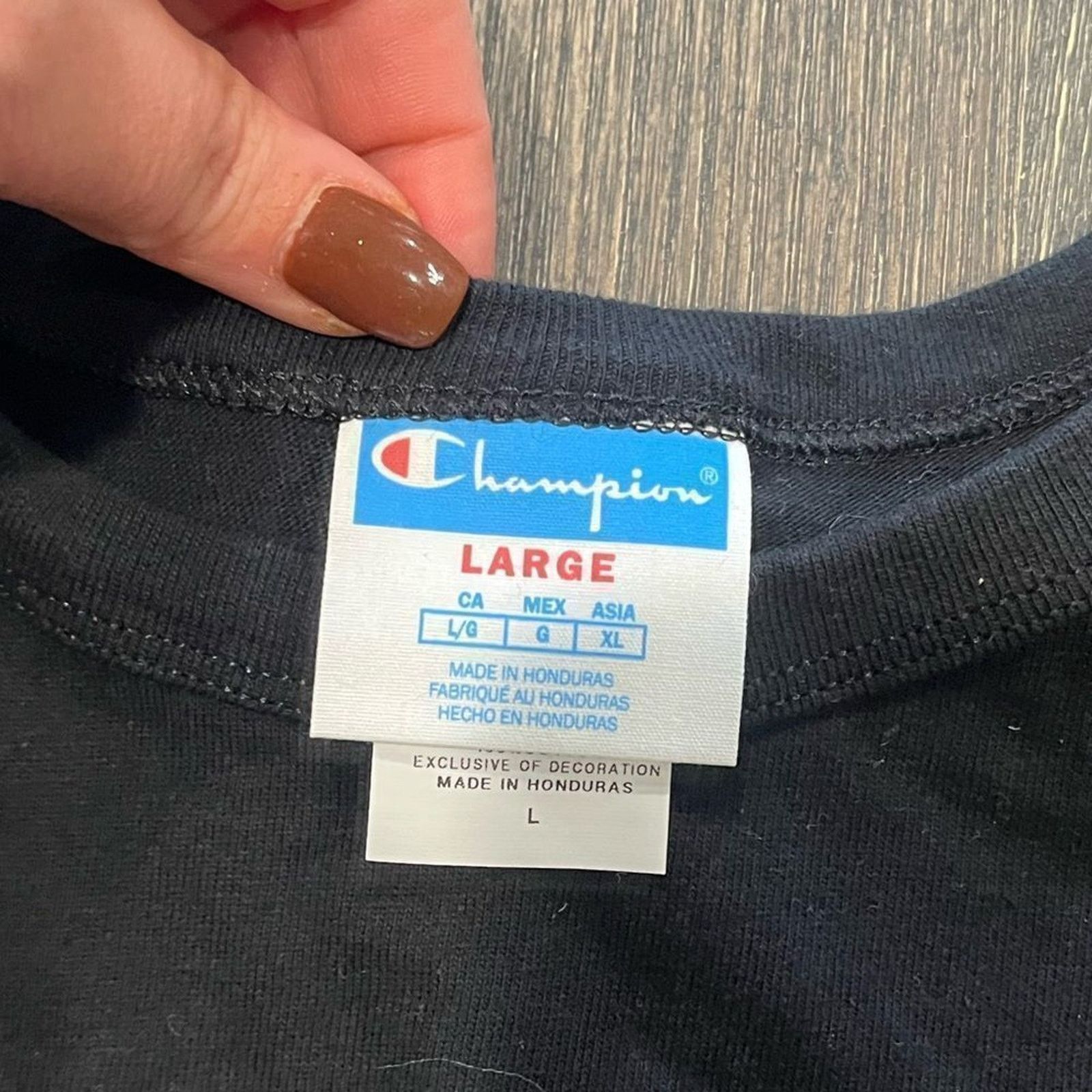 Champion NWT Champion Black Graphic Crop Top - Size L Size L / US 10 / IT 46 - 3 Thumbnail