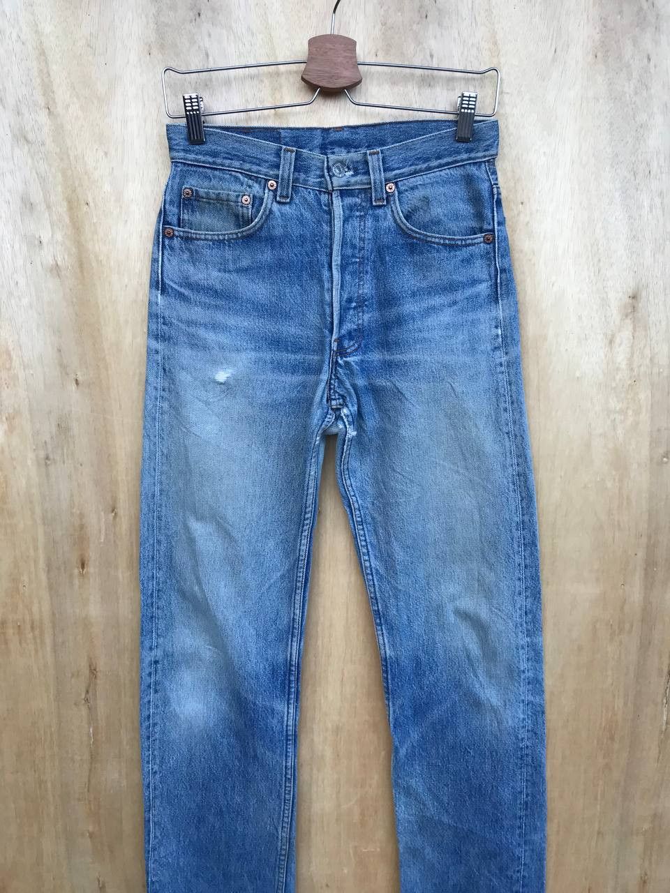 Levi's VINTAGE 1989 LEVIS 501 DISTRESSED JEAN LIGHWASH W27X30 Size US 27 - 5 Thumbnail