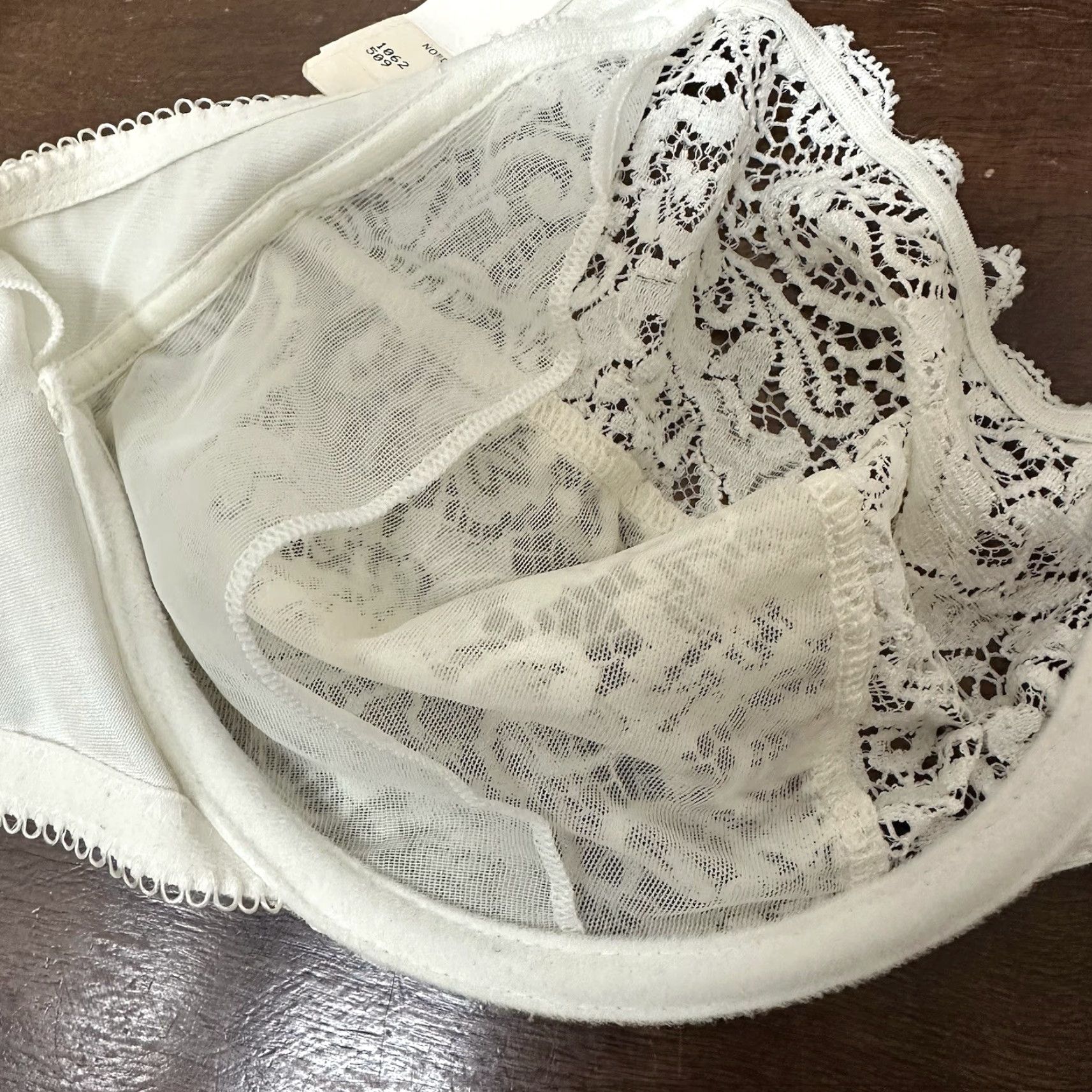 Donna Karan VINTAGE Donna Karan Lace Nylon Bullet Bra 34DD USA NEW NOS Ivory Pin Up Womens 34DD Size ONE SIZE - 6 Thumbnail