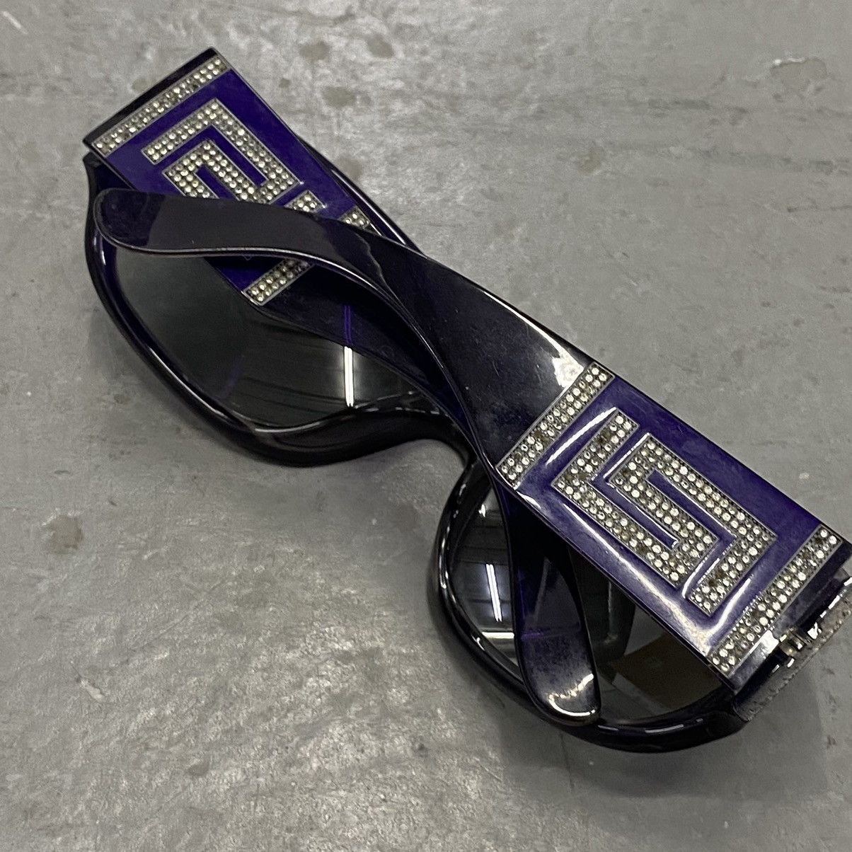 Versace × Vintage Vtg Y2K Versace MOD 4159-B Rhinestone Oversized Sunglasses Size ONE SIZE - 4 Thumbnail