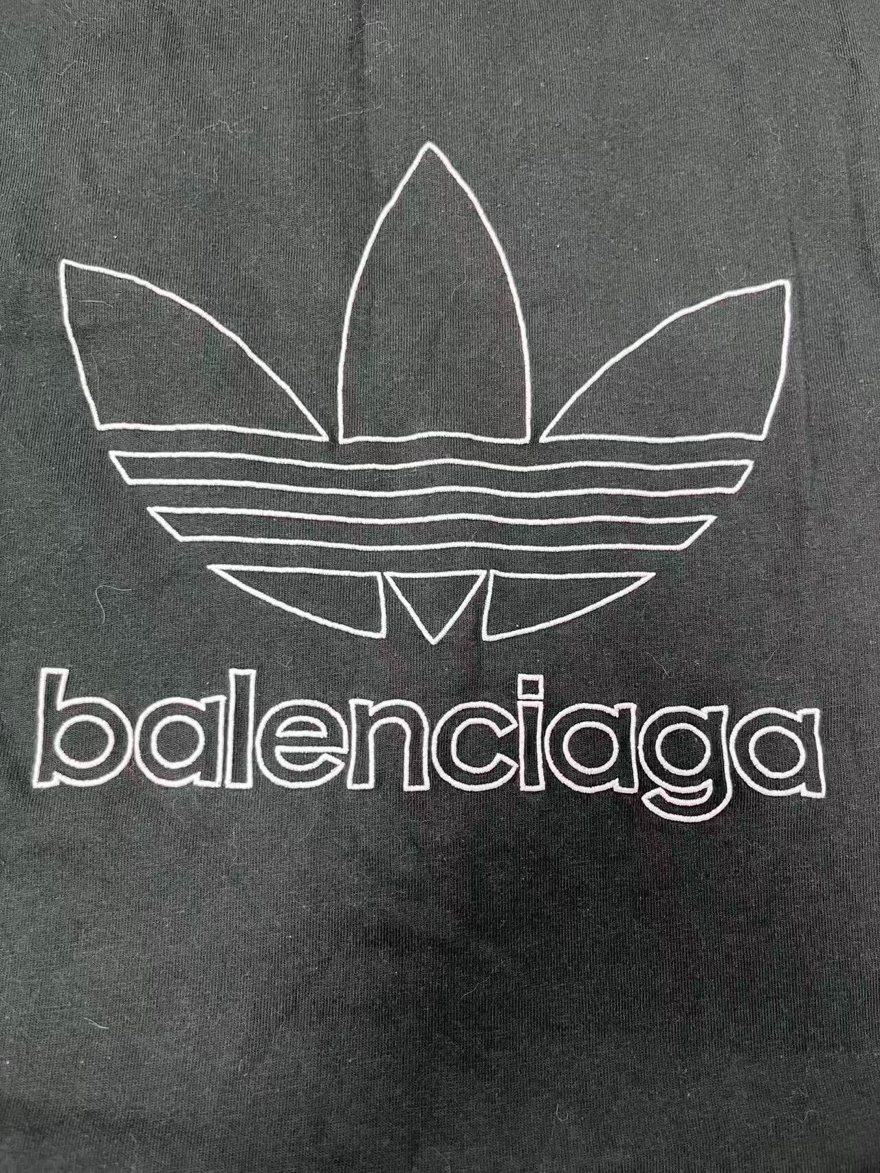Balenciaga Balenciaga x Adidas Logo Print T-shirt Size US S / EU 44-46 / 1 - 3 Thumbnail