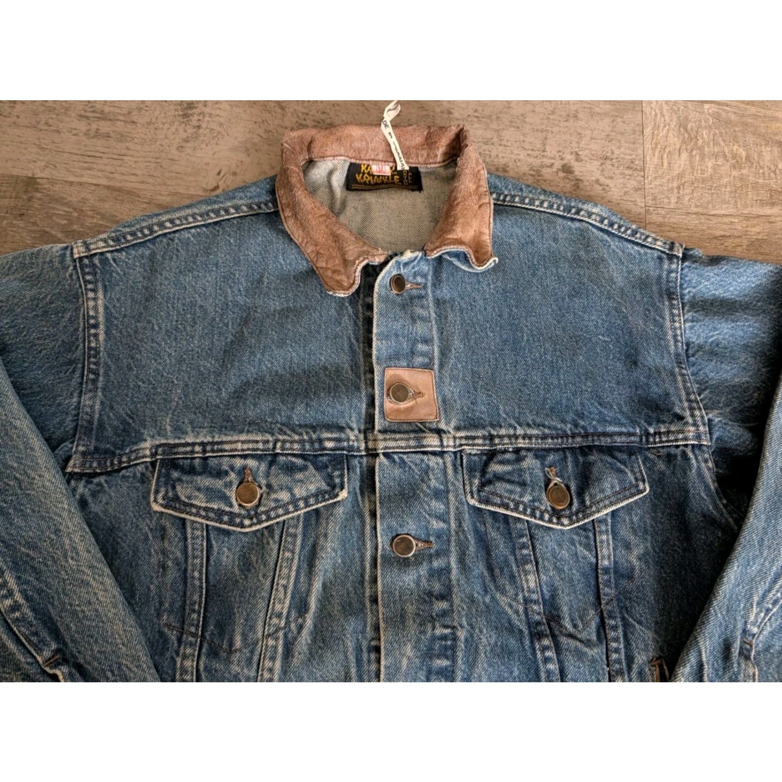 Denime VINTAGE Krazy Krinkle Denim Jean Jacket Mens Medium 43 Blue Leather Collar 80s Casual Workwear Mens Size US 31 - 3 Thumbnail