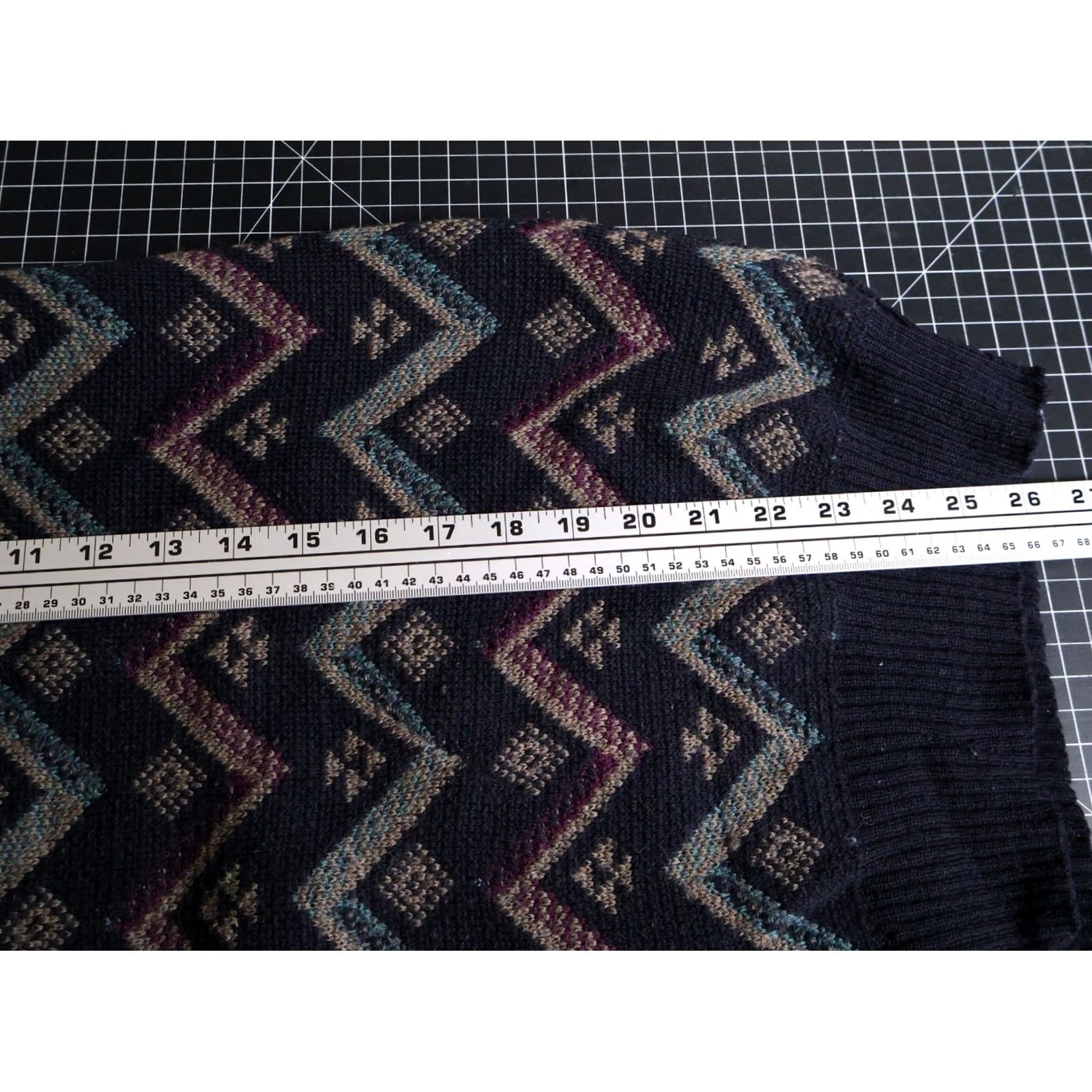 Vintage VINTAGE 90s Wool Blend Sweater Men's M Dark Blue Purple Geometric Italian Knit Pullover Crew Neck Knitwear, Regular Fit, Fall Winter Season, Mens Size US M / EU 48-50 / 2 - 7 Thumbnail