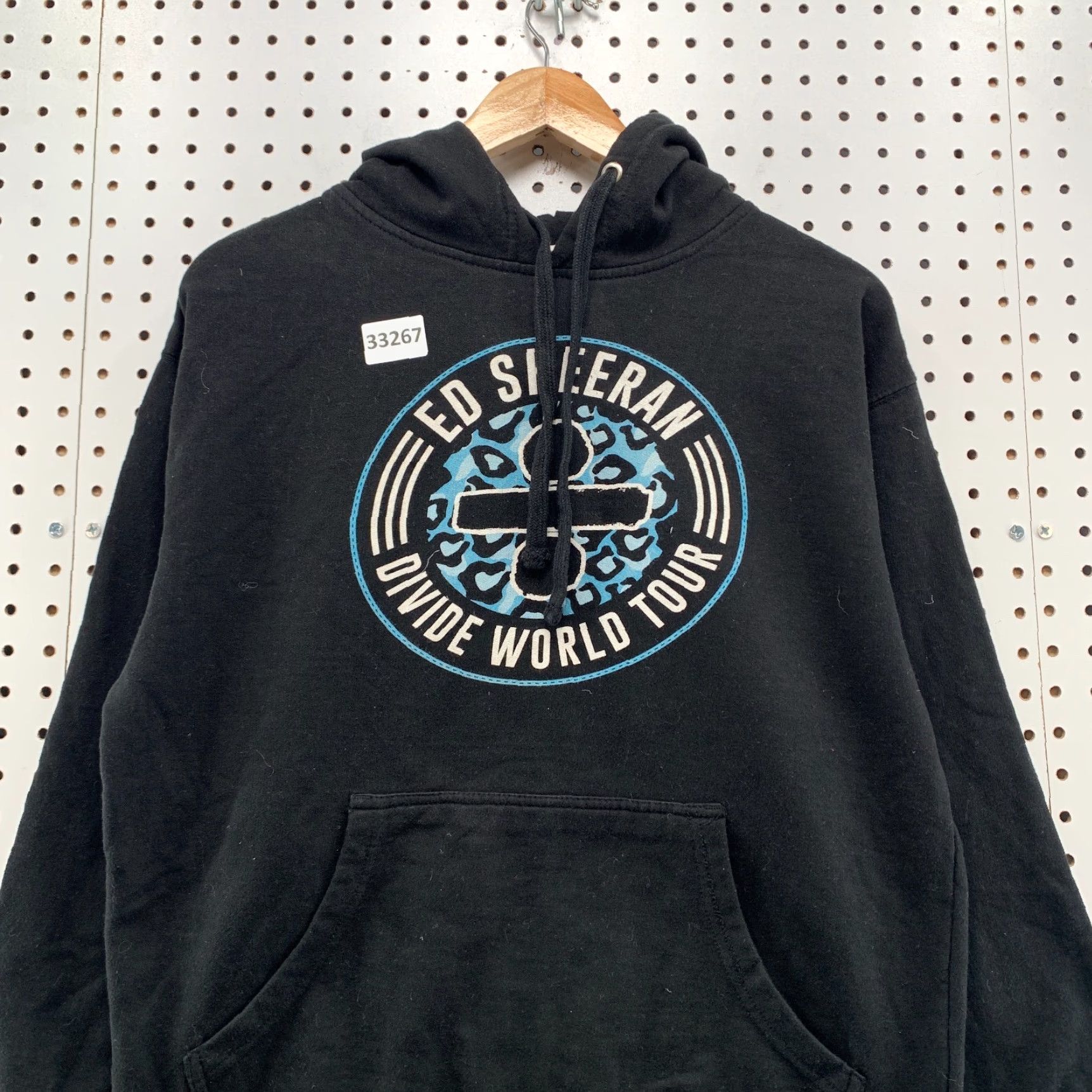 Vintage VINTAGE Independent Trading Company Hoodie Mens M Ed Sheeran Divide World Tour Pocket Music 22x25 Black Size US M / EU 48-50 / 2 - 5 Thumbnail