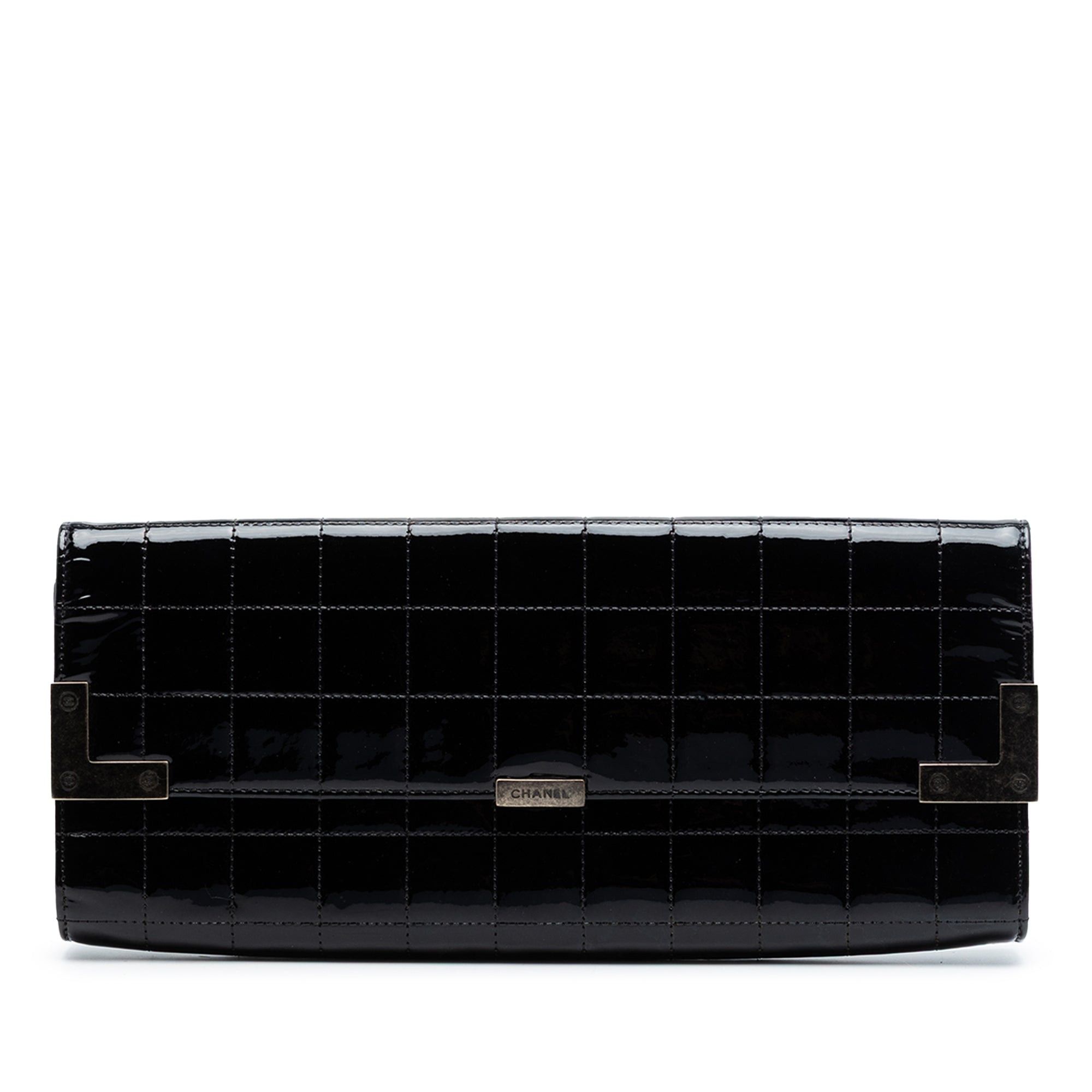 Chanel Chocolate Bar Patent Clutch Size ONE SIZE - 1 Thumbnail