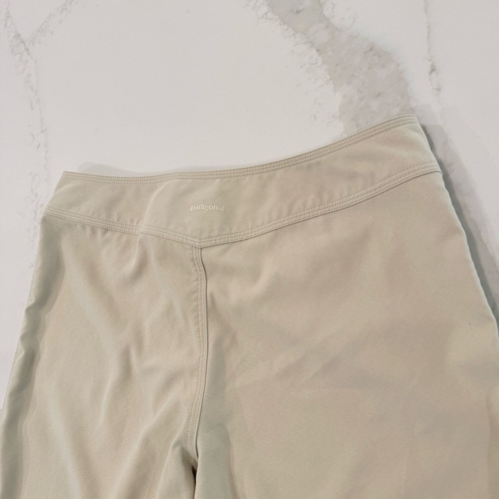 Patagonia Patagonia Kokawe Capri Pants Women’s 10 Beachwood Beige Size 32" / US 10 / IT 46 - 7 Thumbnail