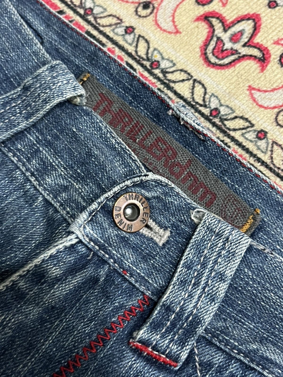 JNCO Thriller Denim Embossed Slogan High Rise Loose Baggy Jeans Size US 30 / EU 46 - 5 Thumbnail