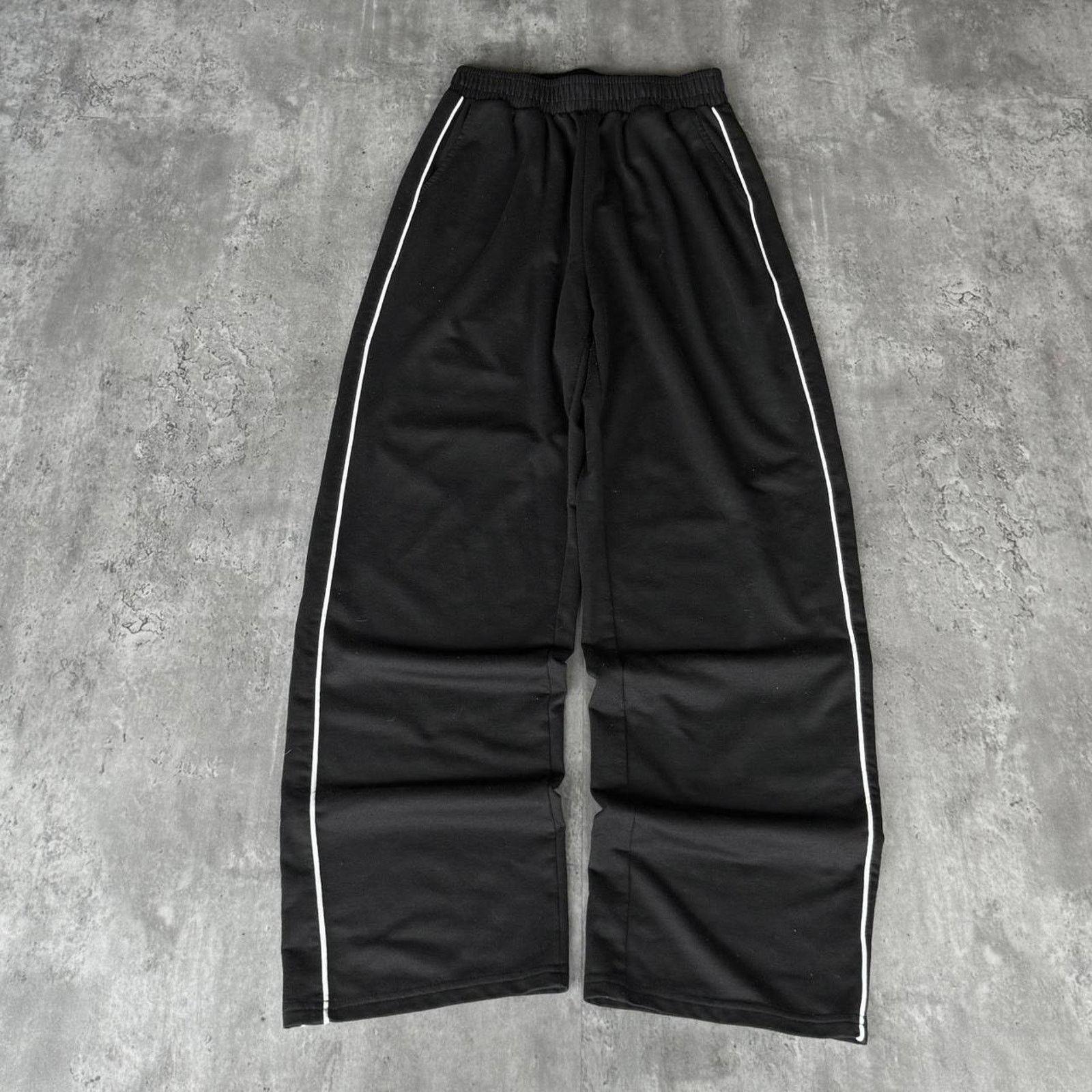 Japanese Brand × Vintage Vintage Y2K Black & White Grunge Opium Essential Sweatpants Size US 26 / EU 42 - 1 Thumbnail