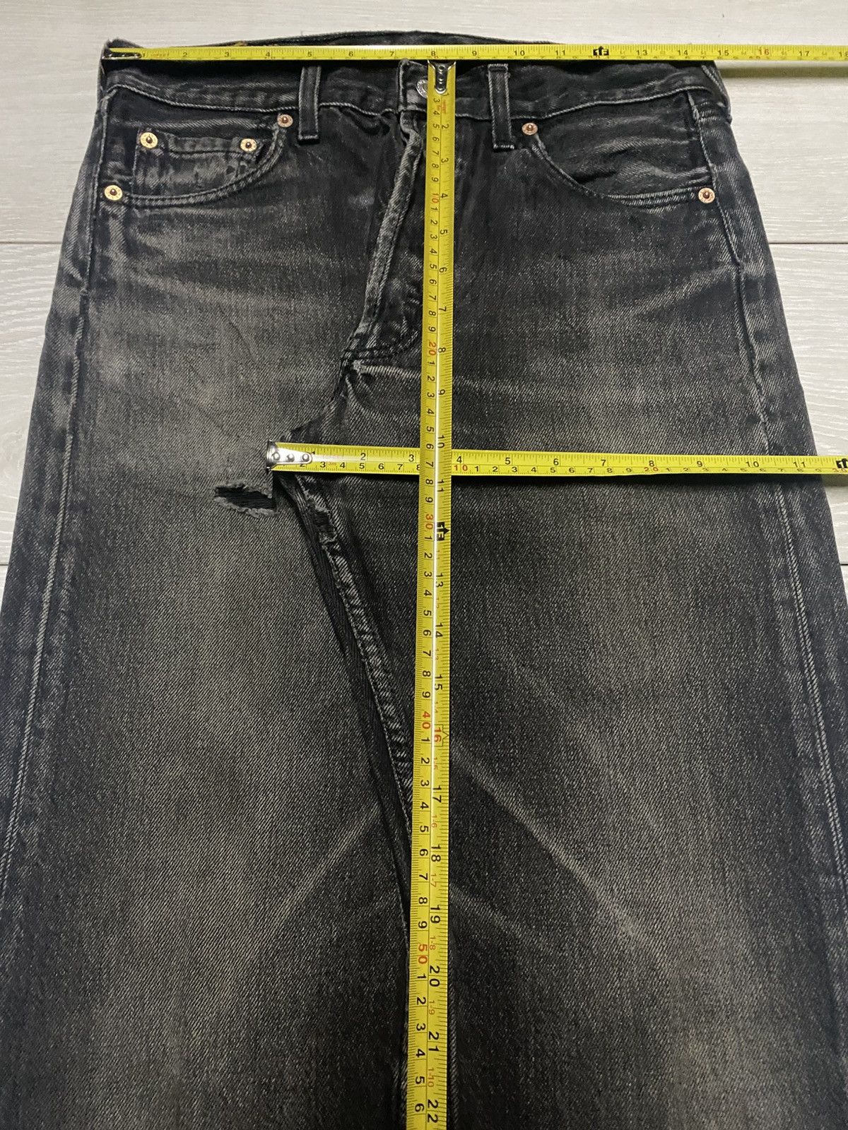 Levi's Vintage Levis 501 Black DenimTear Distressed Jeans Size US 29 - 16 Thumbnail