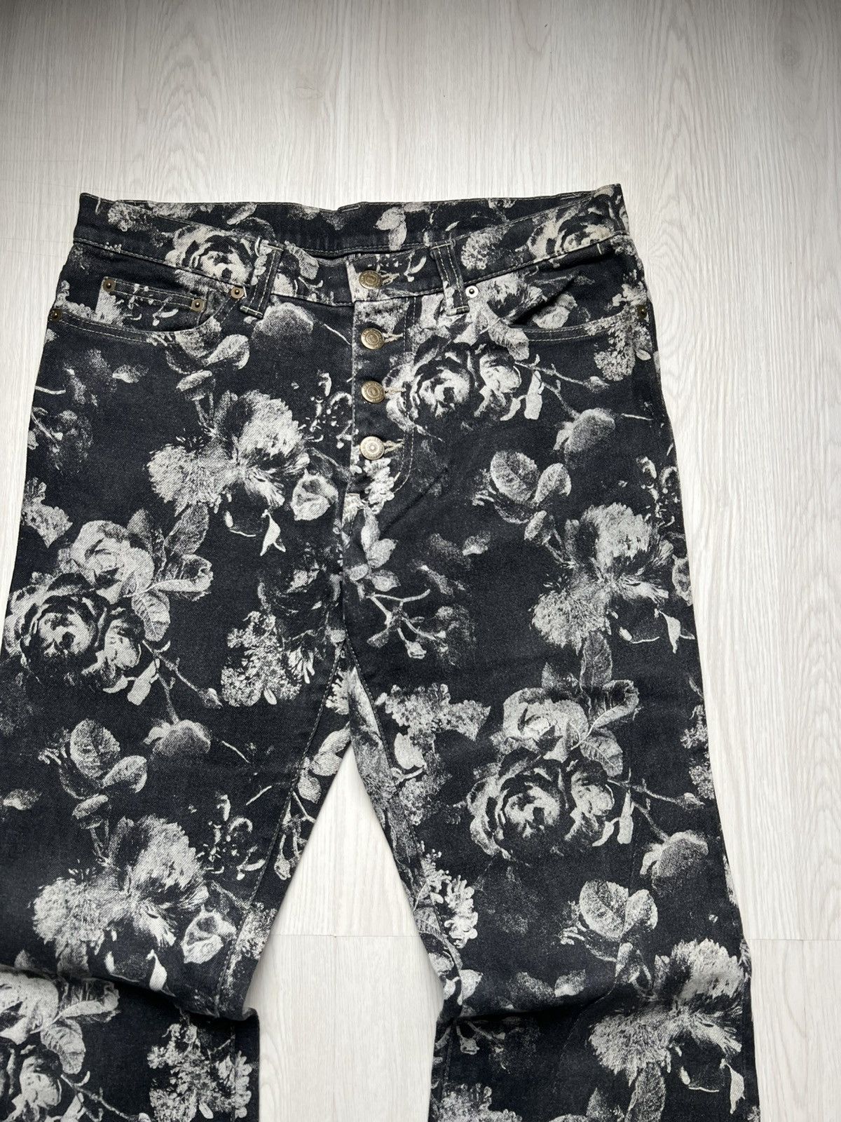 Tornado Mart Tornado Mart Black Rose Flared Denim vkei Lgb Kmrii style Size US 32 / EU 48 - 3 Thumbnail