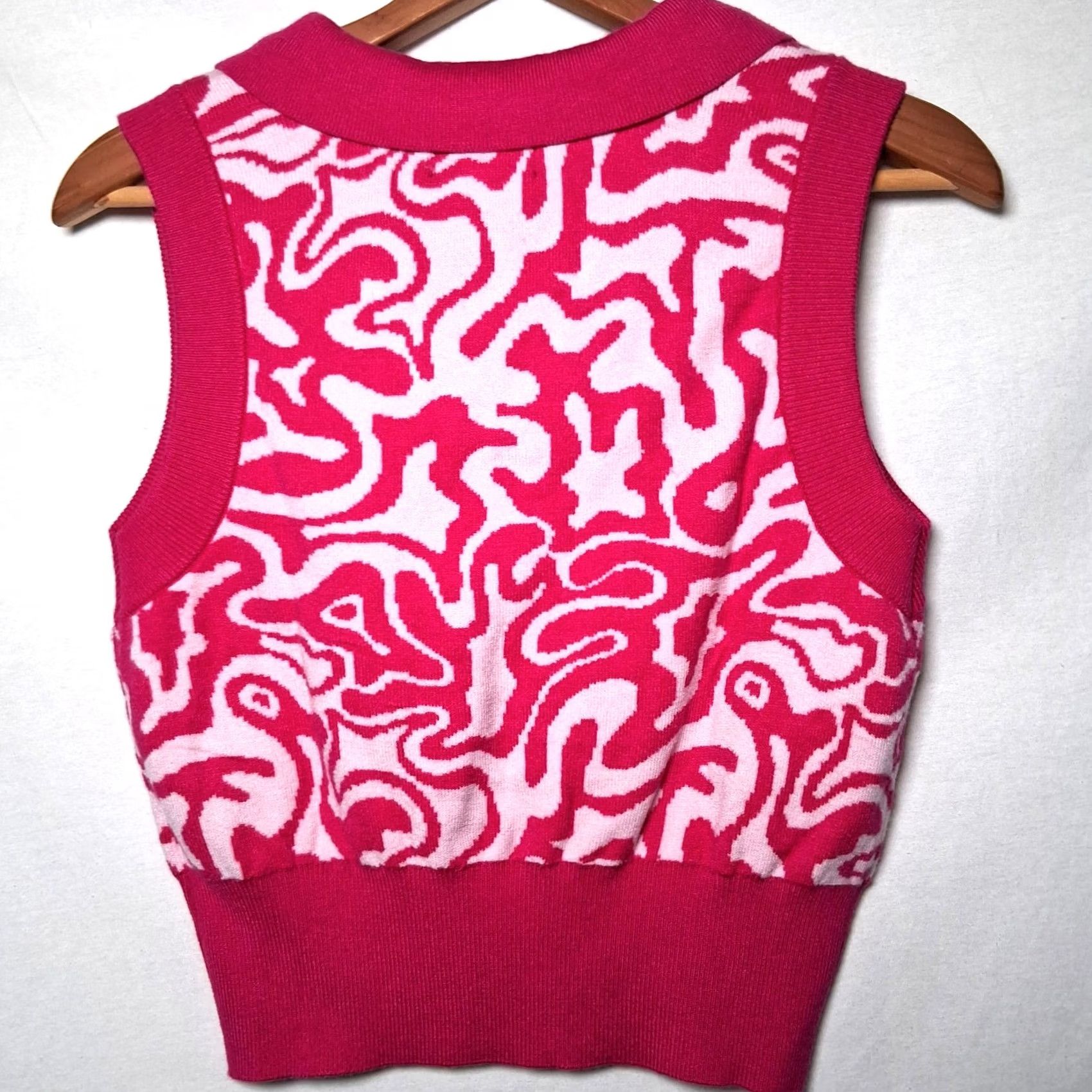 Hot Topic VINTAGE Hot Topic Sweater Vest Shirt Women L Pink Knit Sleeveless Collared Slim Retro Y2K Artsy Fun Academia Twee Barbiecore Size L / US 10 / IT 46 - 2 Thumbnail
