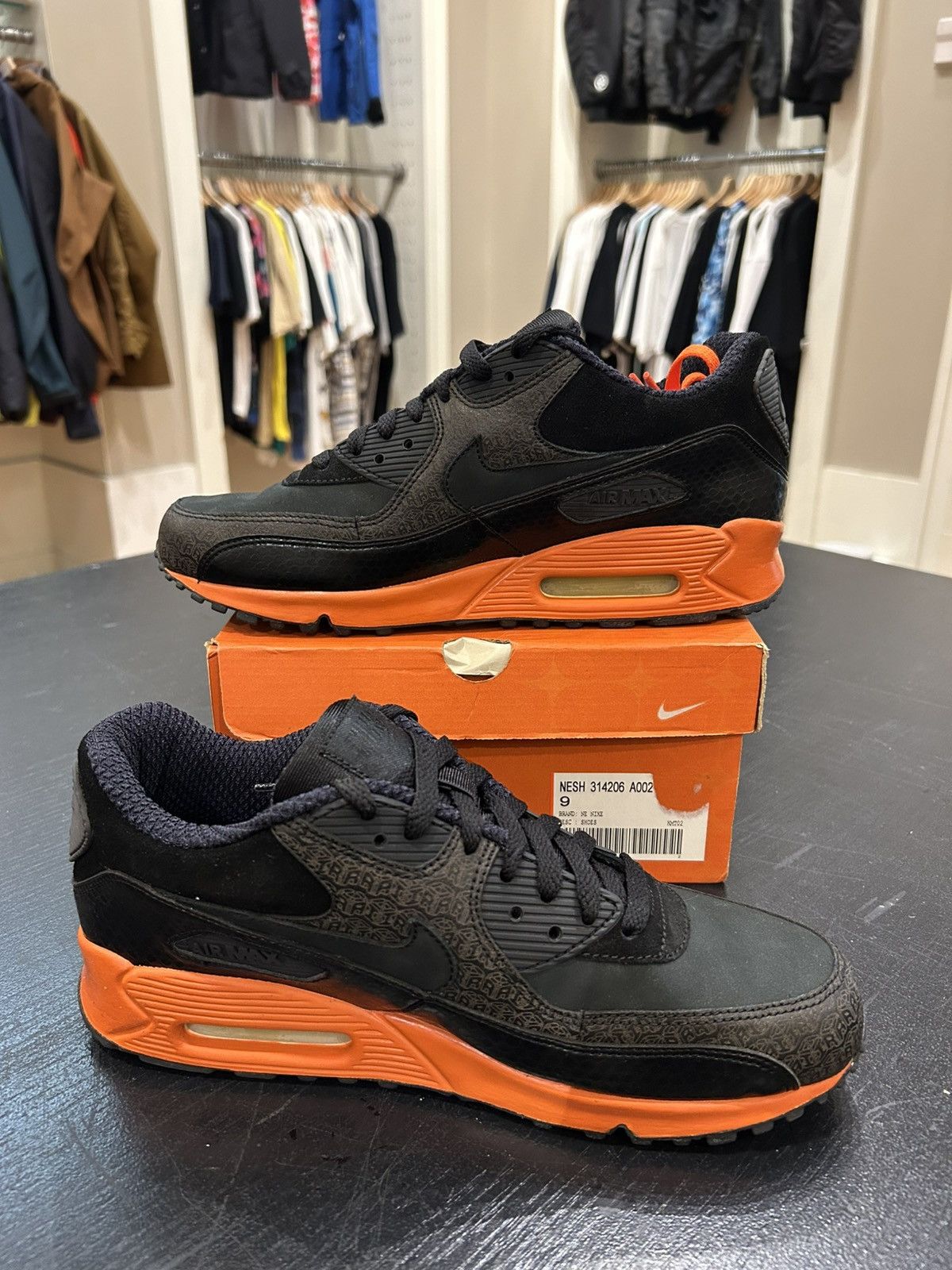 Nike Nike Air Max 90 Powerwall Black Orange Size US 9 / EU 42 - 2 Thumbnail