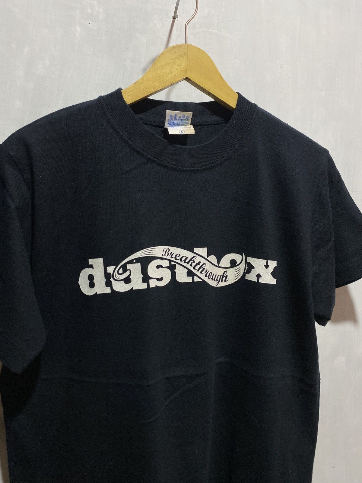 Band Tees Dustbox japan 10th anniversary tshirt Size US M / EU 48-50 / 2 - 3 Thumbnail