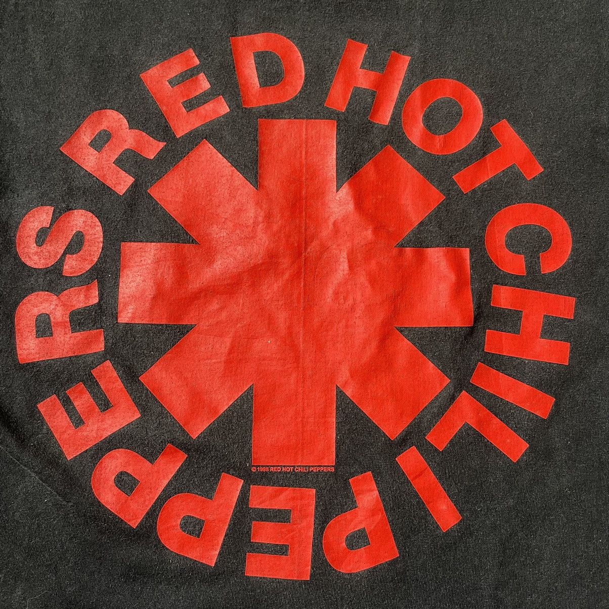Band Tees Vintage Faded BOOTLEG RED HOT CHILI PEPPERS Red Aztec Tee s Size US S / EU 44-46 / 1 - 18 Thumbnail