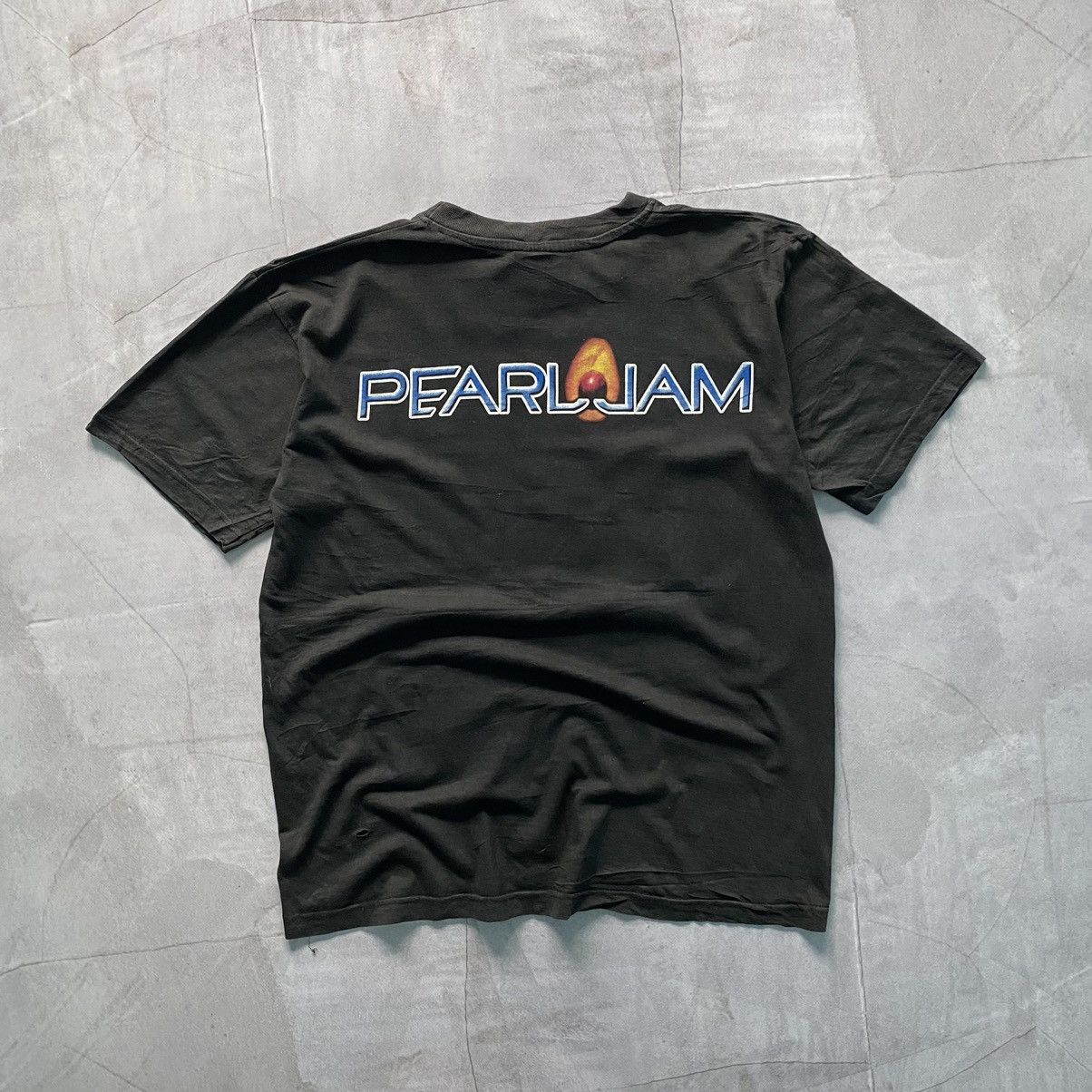 Band Tees Rare Pearl Jam Avocado Big Logo Faded Band Tee T-shirt Size US L / EU 52-54 / 3 - 2 Thumbnail