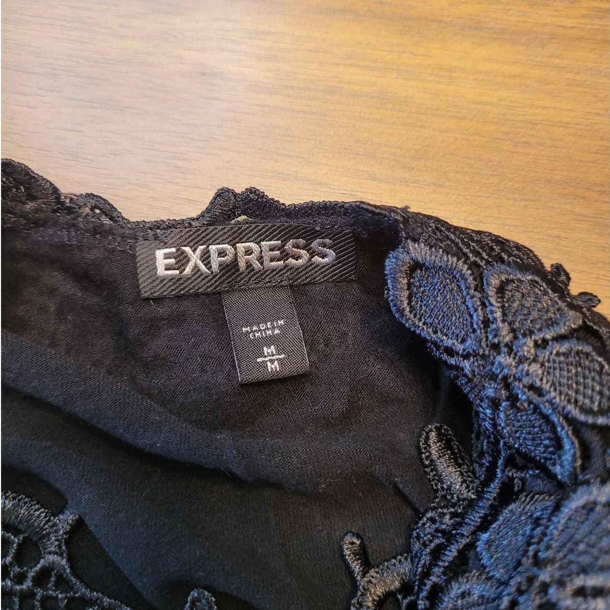 Express EXPRESS Black Lace Racerback Blouse M Elegant Soft Goth Size M / US 6-8 / IT 42-44 - 3 Thumbnail