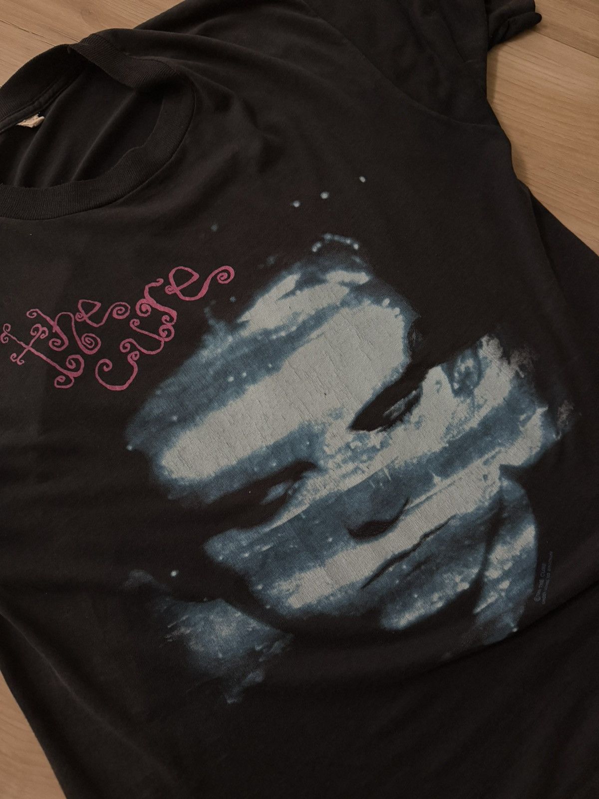 The Cure VINTAGE 1989 ROBERT SMITH THE CURE TEE Size US L / EU 52-54 / 3 - 4 Thumbnail