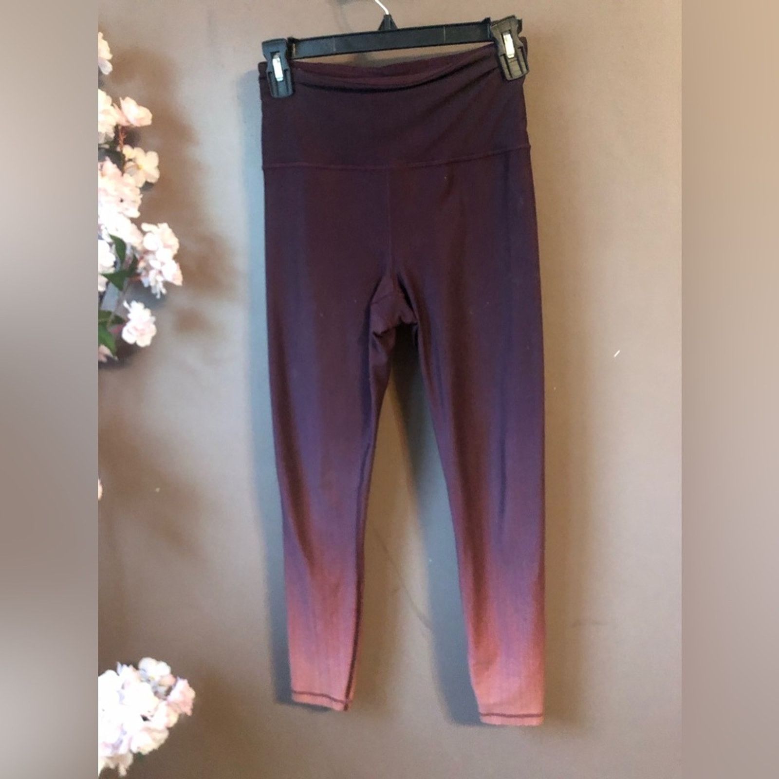 Athleta Athleta leggings burgundy top lighter bottom Size 24" / US 00 / IT 34 - 2 Thumbnail