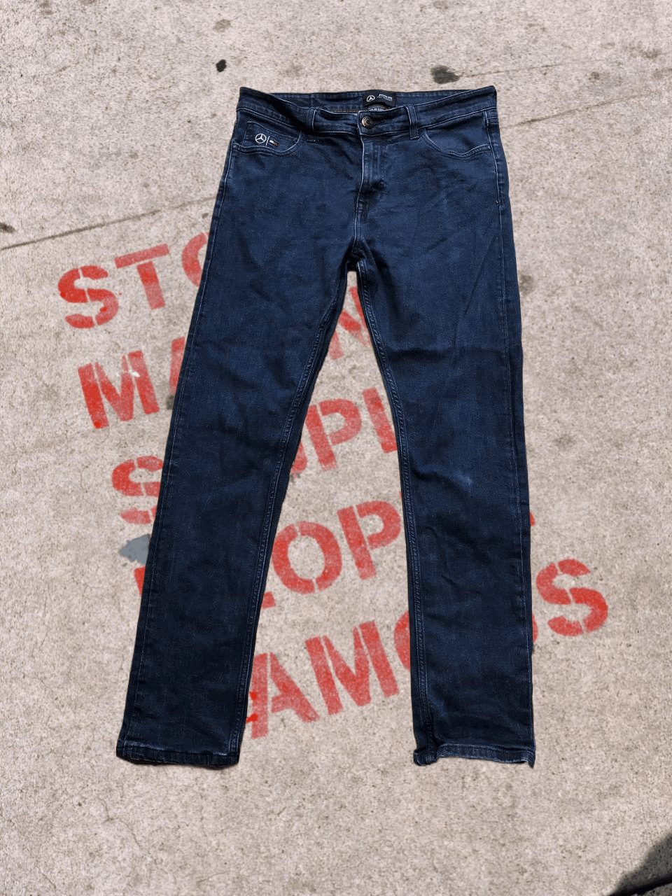 Mercedes-Benz TOMMY HILFIGER MERCEDES AMG JEANS STREETWEAR Size US 34 / EU 50 - 1 Thumbnail