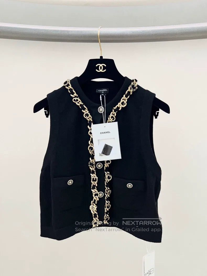 Chanel Chanel 24A Handicraft Workshop Black Chain Cashmere Vest Size XS / US 0-2 / IT 36-38 - 1 Thumbnail