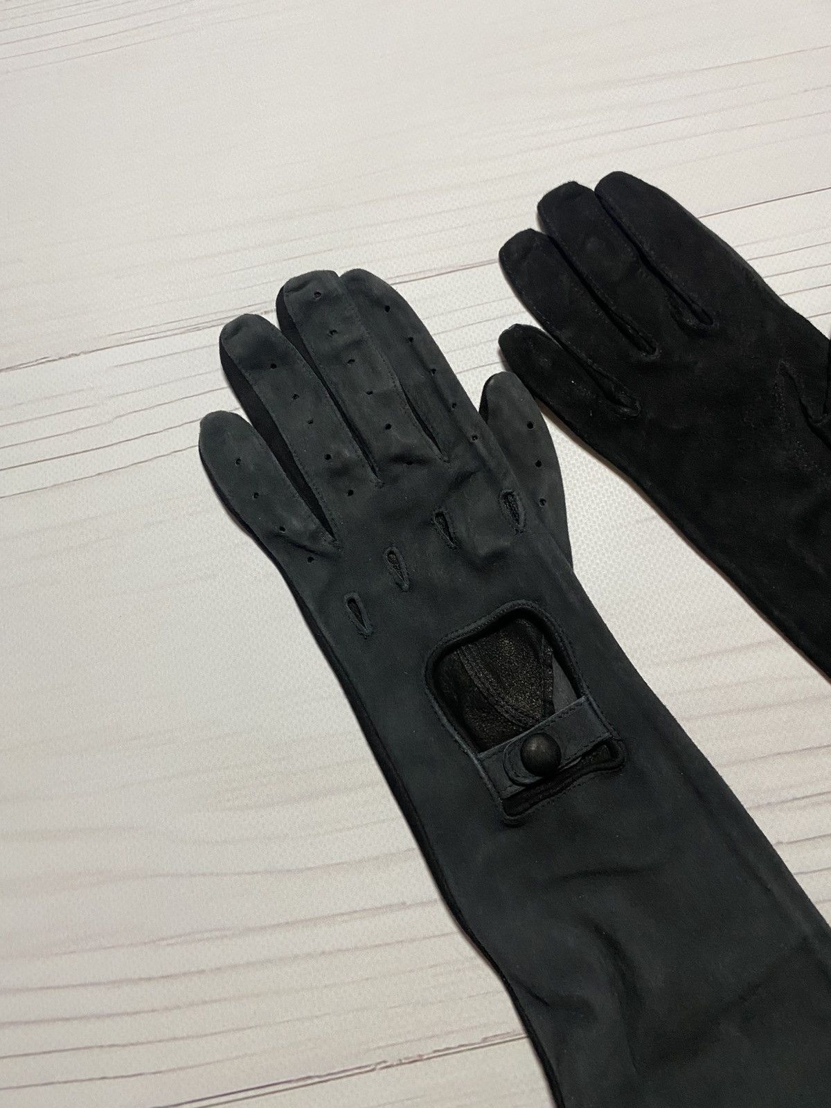 Marni Vintage Marni Black Leather Long Gloves Size 7.5 Size ONE SIZE - 10 Thumbnail