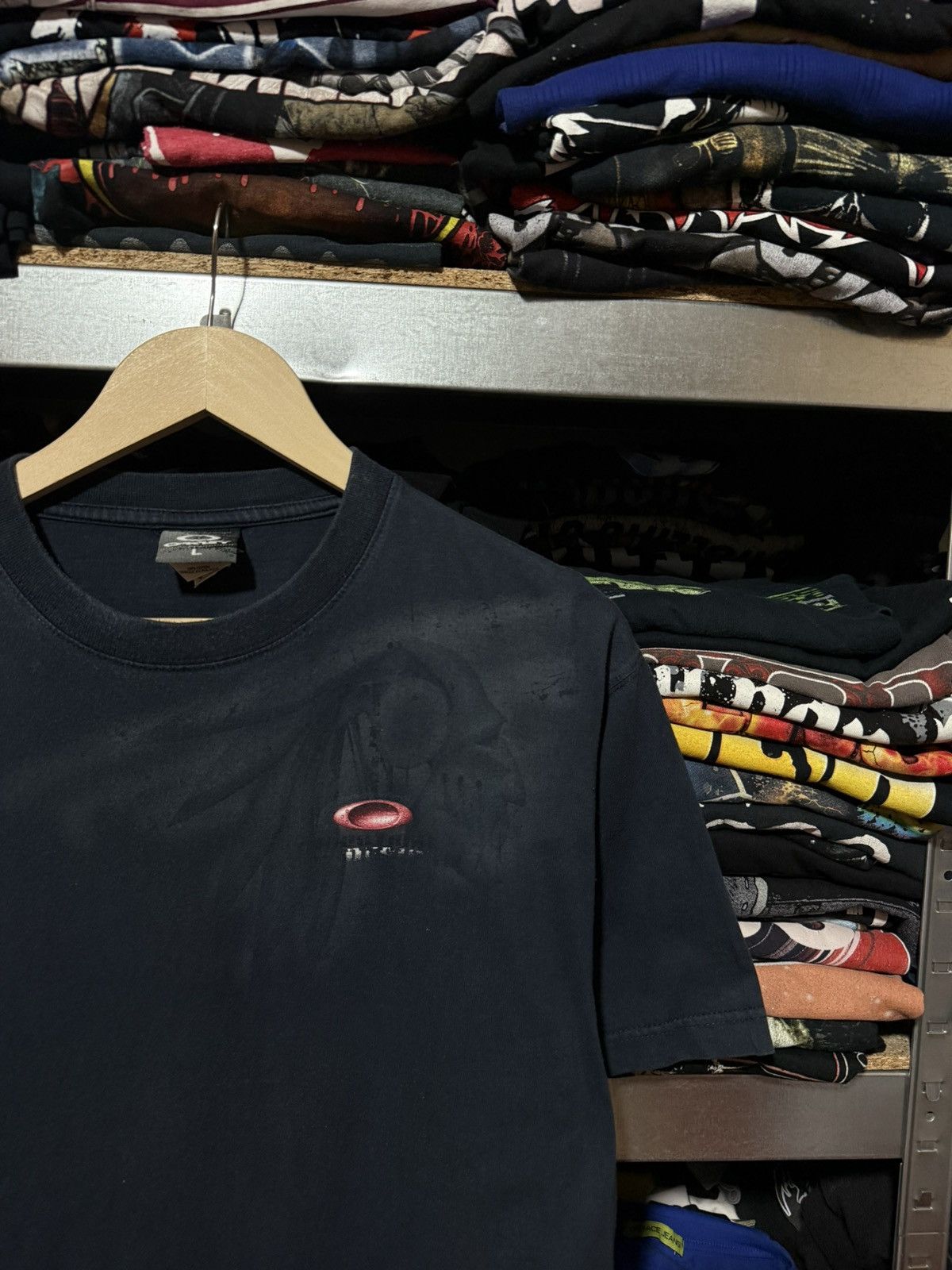 Oakley Vintage 1990’s Oakley Sotware Middle Logo Indians T-Shirt Size US L / EU 52-54 / 3 - 3 Thumbnail