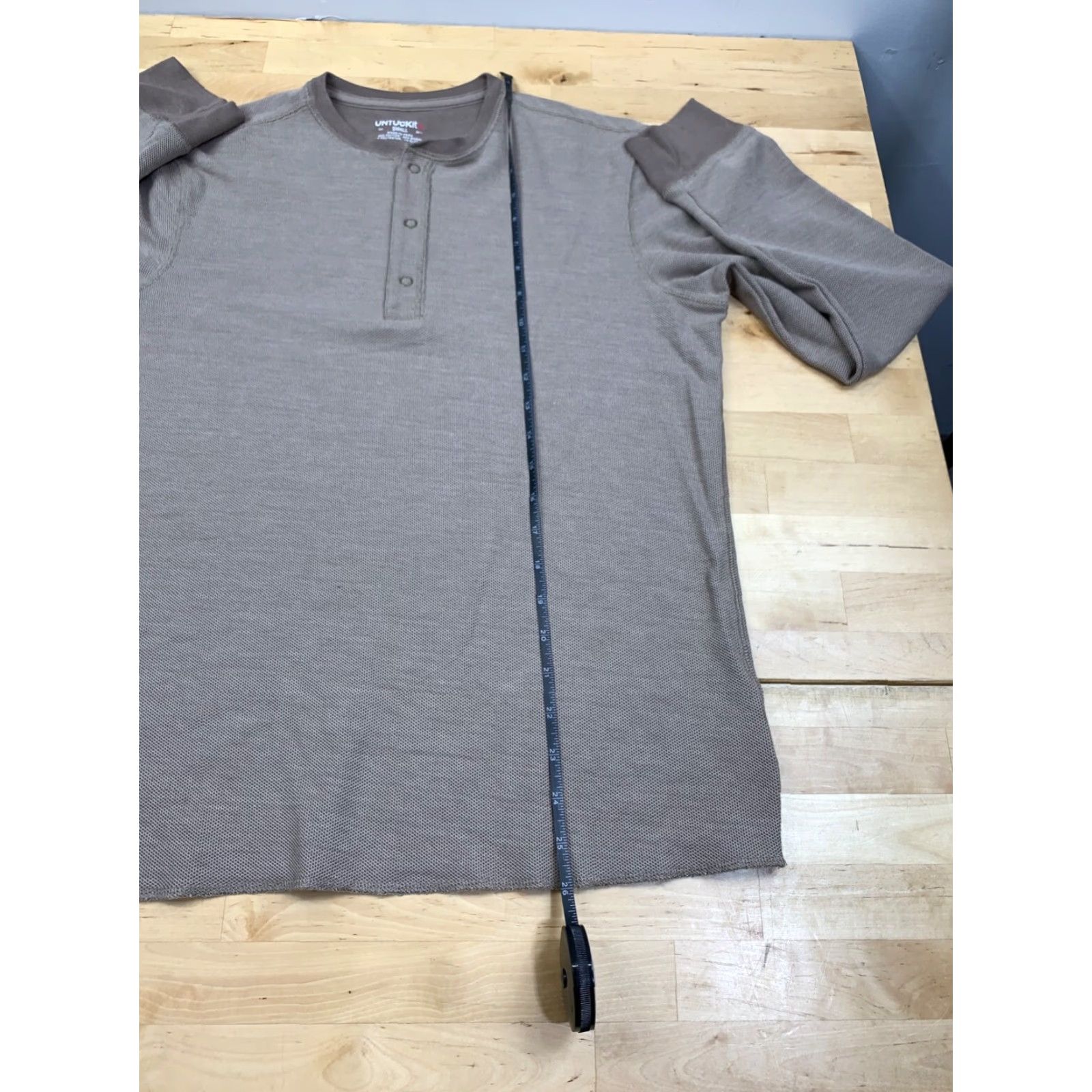 UNTUCKit UNTUCKit Long Sleeve Henley Shirt Mens S Brown Casual #8986 Size US S / EU 44-46 / 1 - 3 Thumbnail